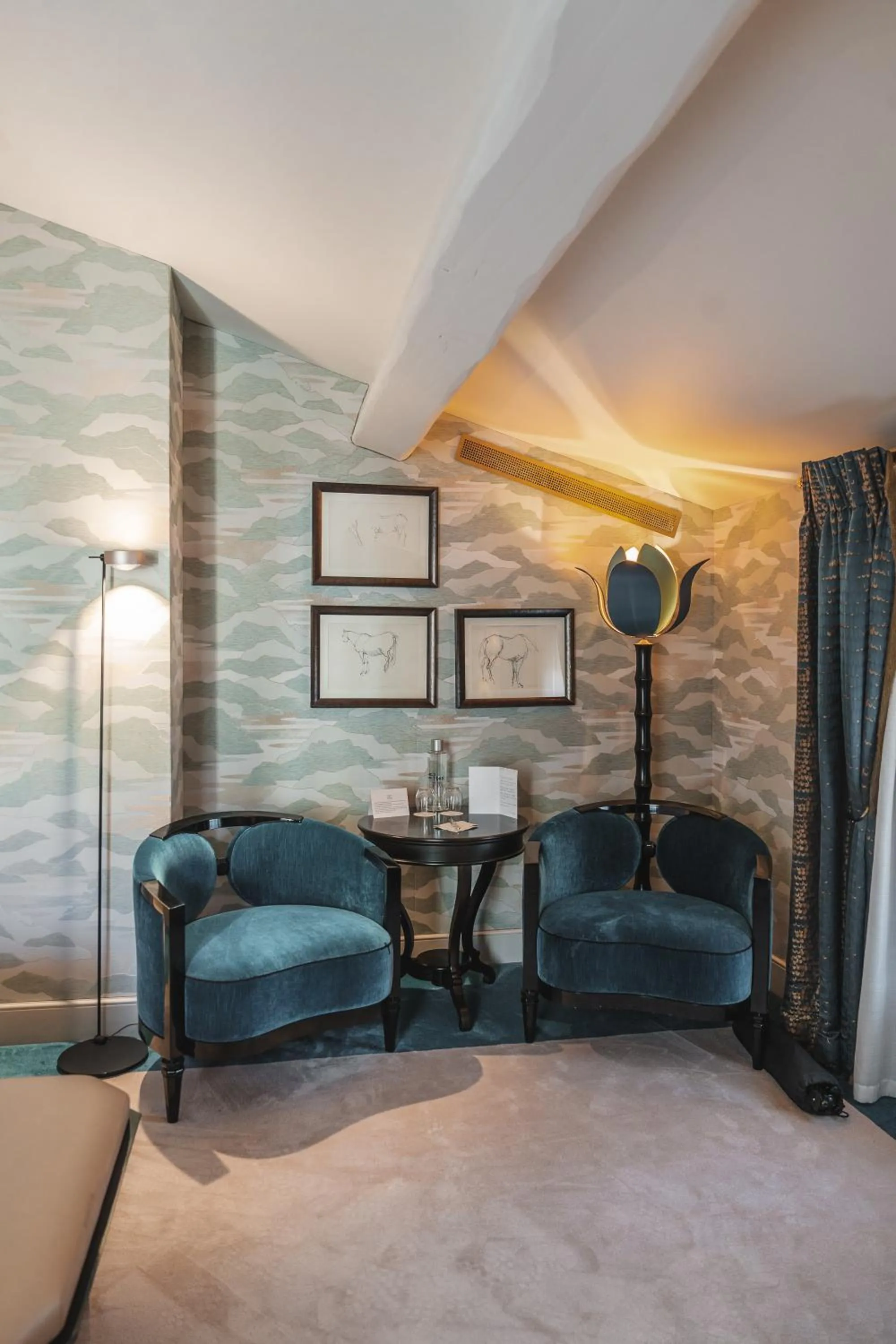 Bedroom in Hôtel de Pavie