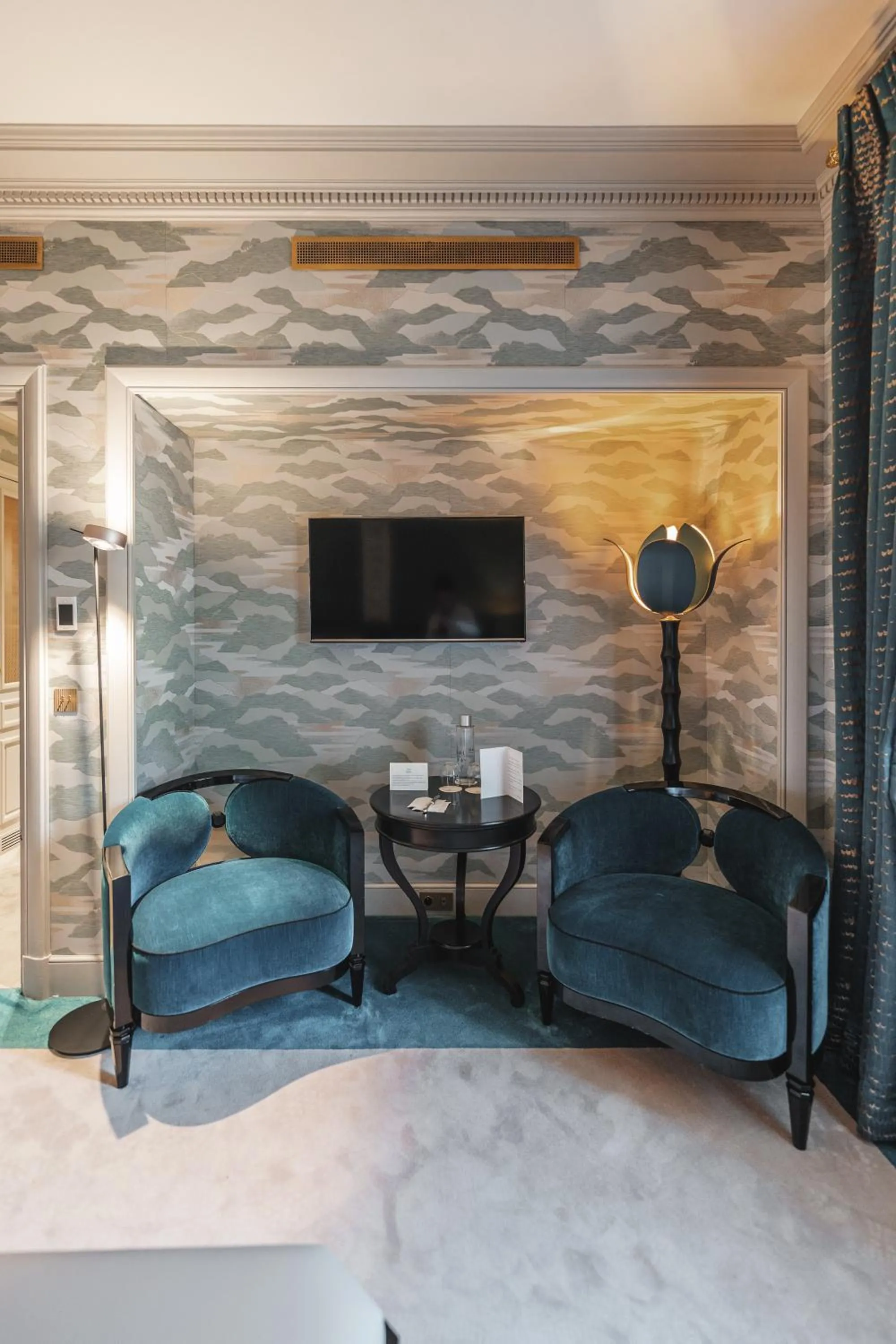 Bedroom in Hôtel de Pavie