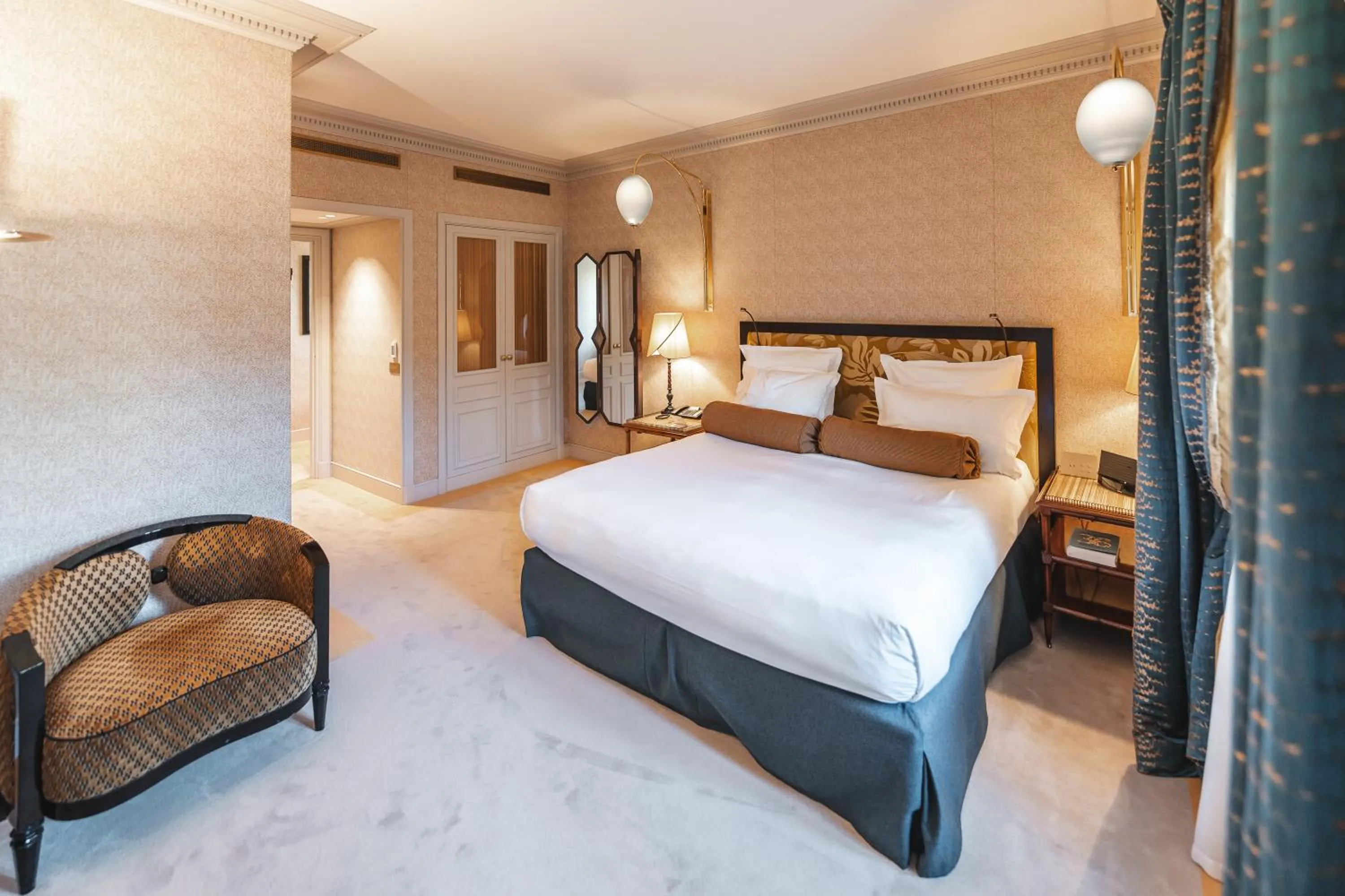 Bedroom, Bed in Hôtel de Pavie