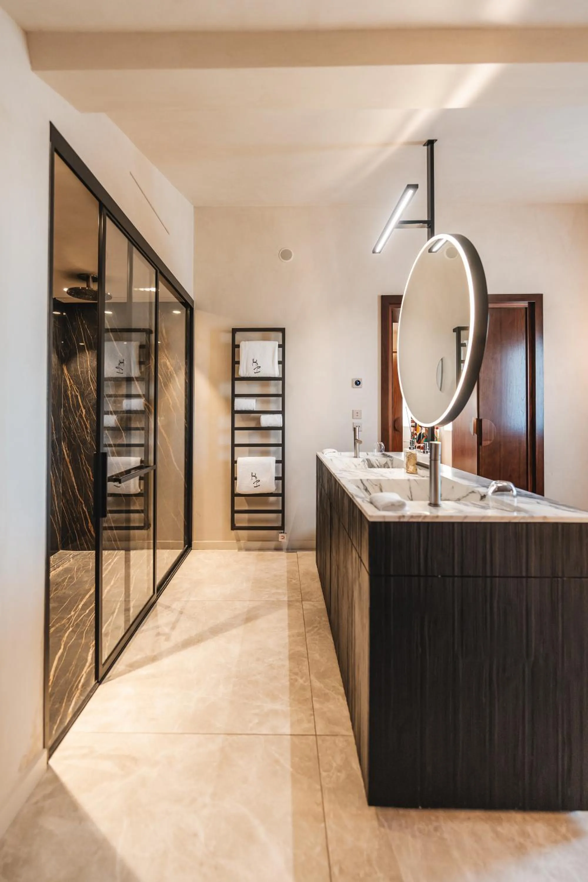 Bathroom in Hôtel de Pavie