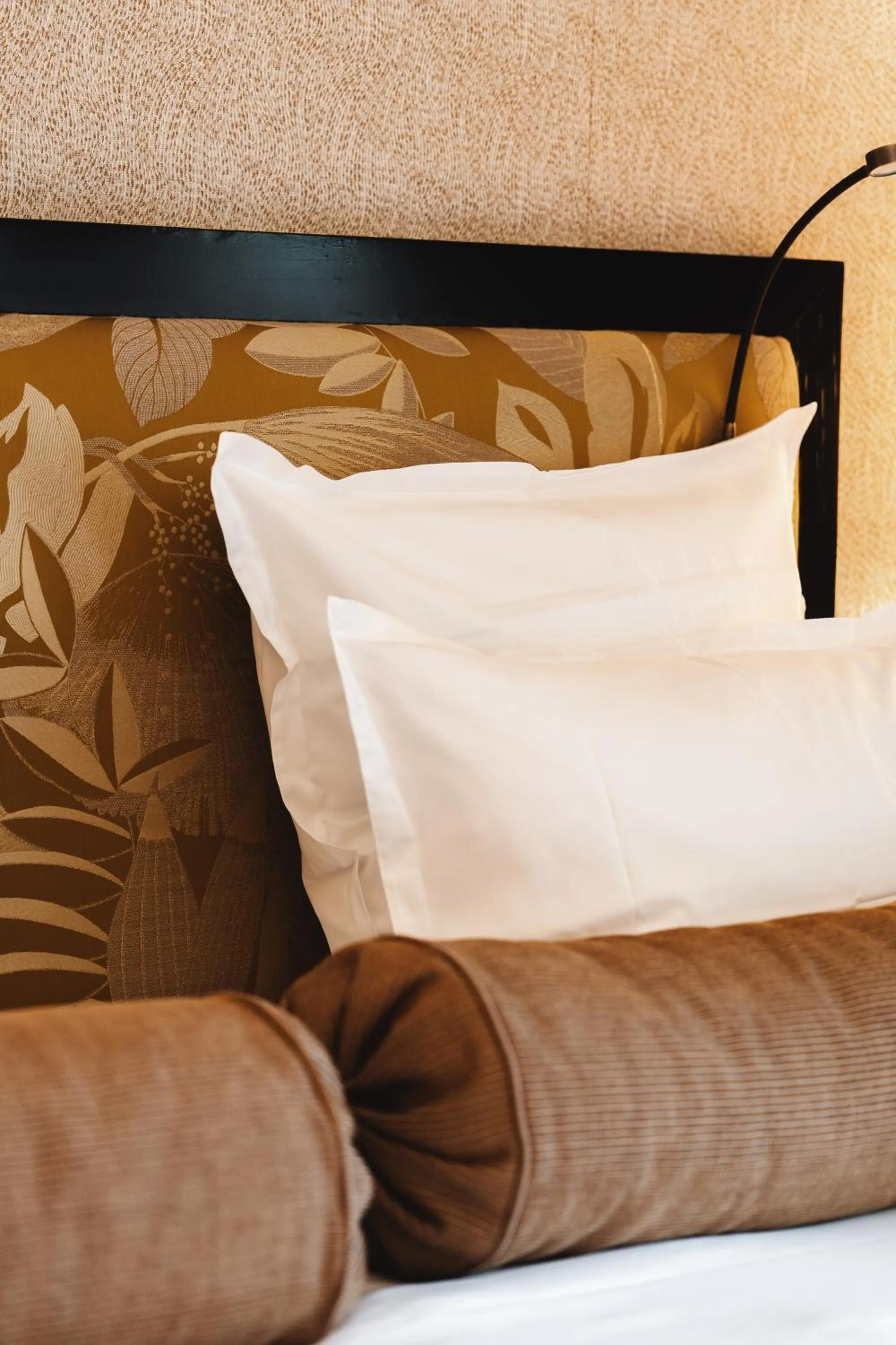 Bed in Hôtel de Pavie