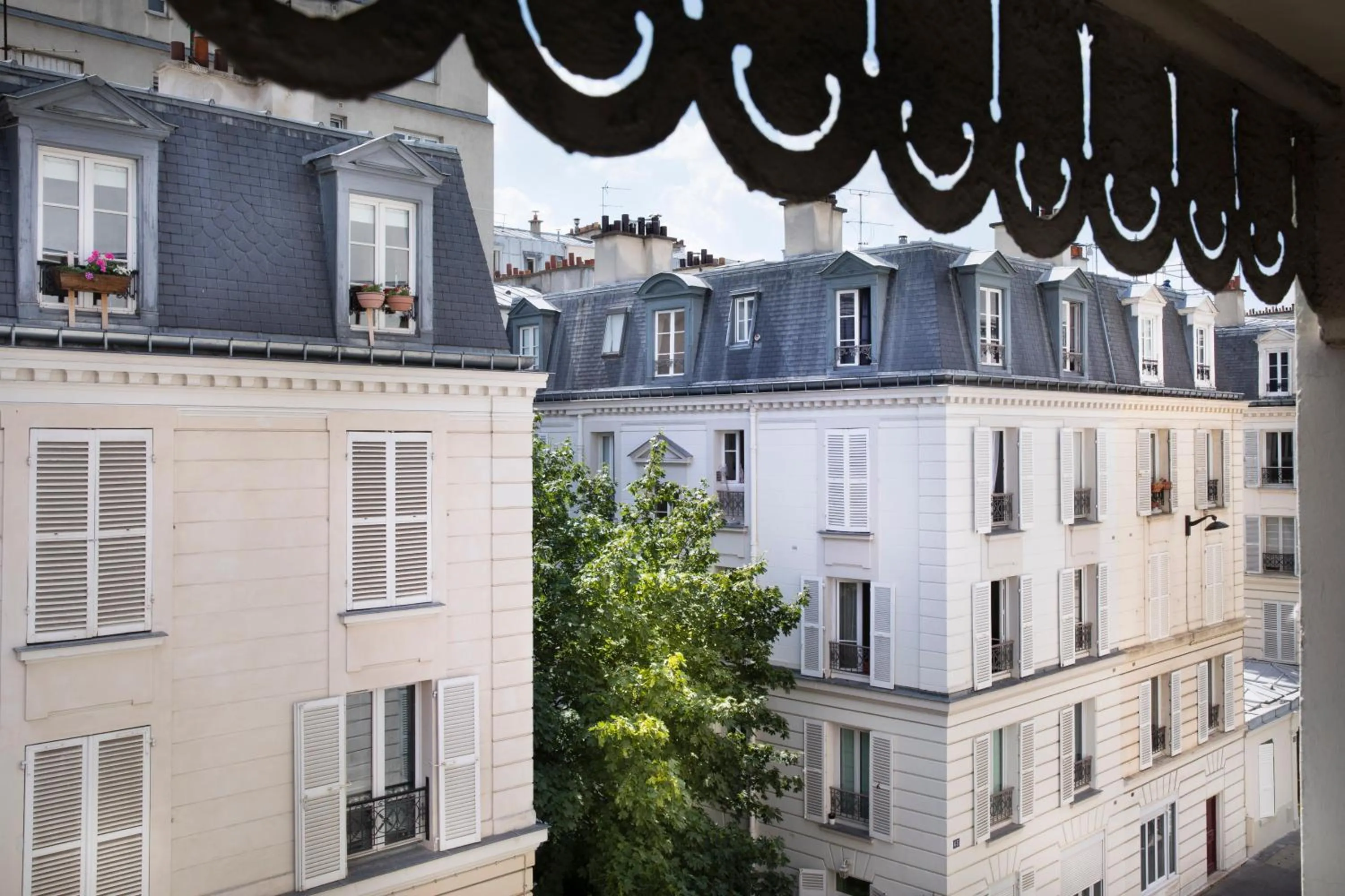 Property building in Hôtel Moulin Vert