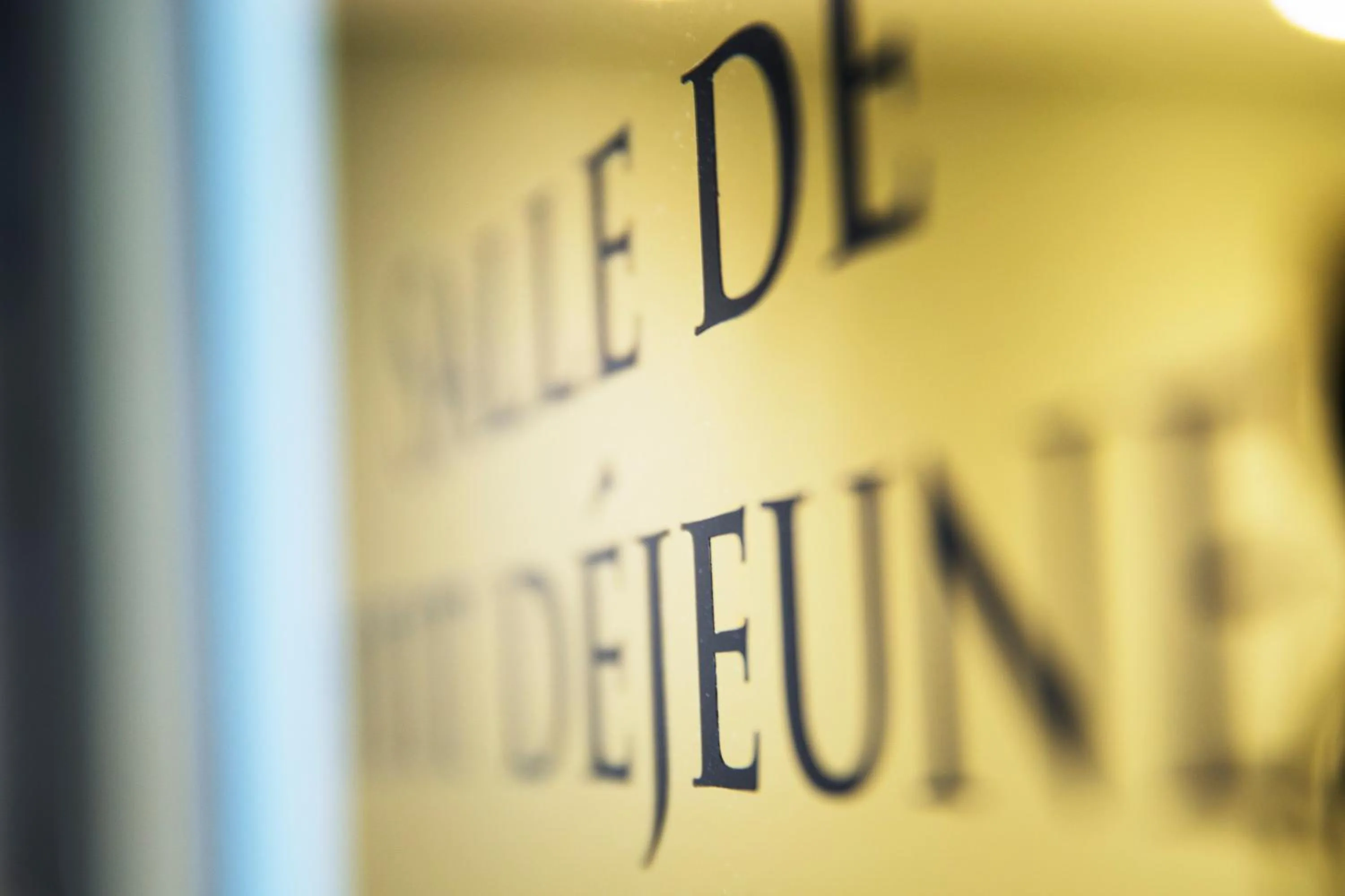 Logo/Certificate/Sign in Hôtel Moulin Vert