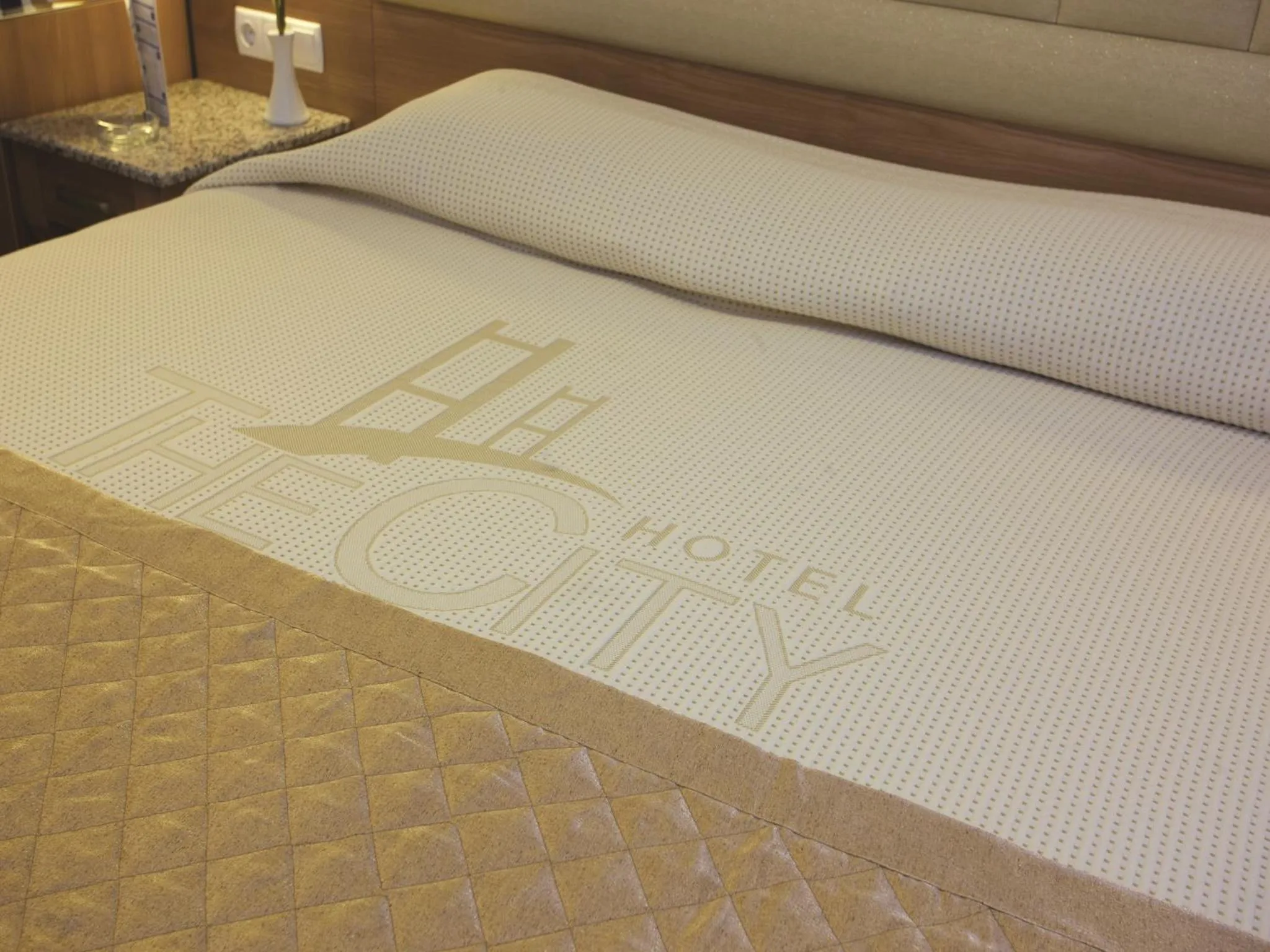 Bedroom, Bed in The City Hotel