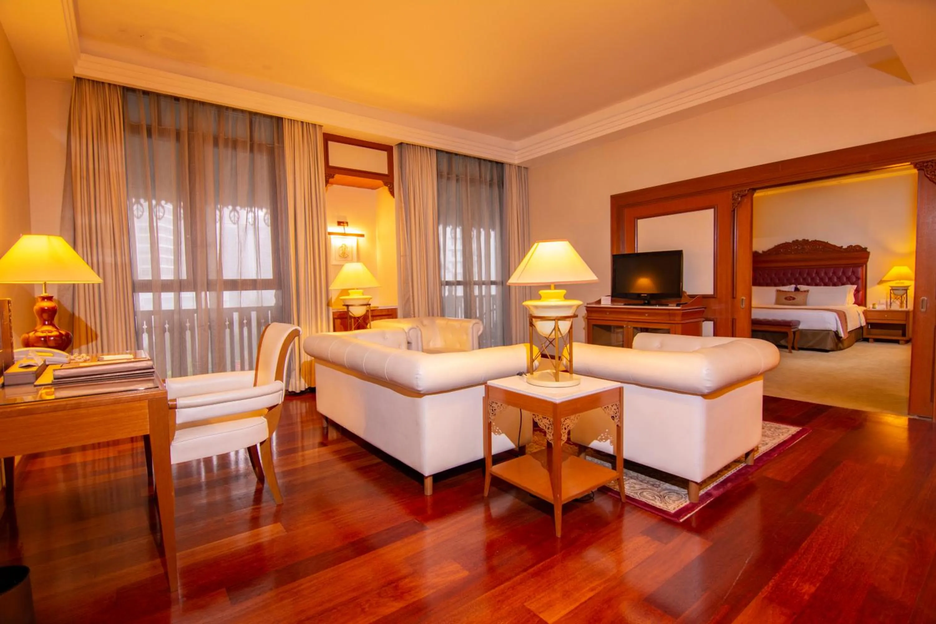 Living room, Bed in Royale Chulan Kuala Lumpur