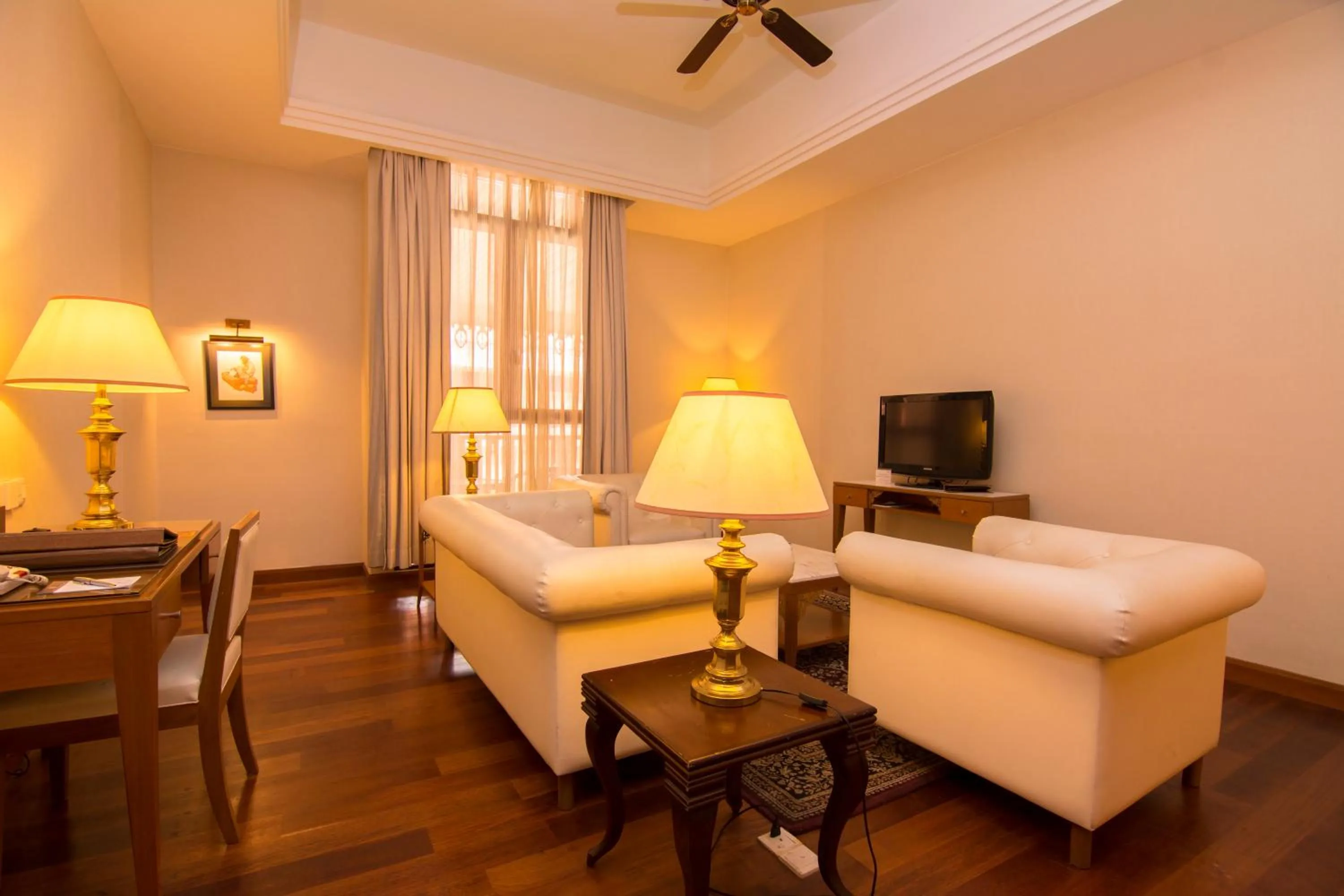 Living room, Bed in Royale Chulan Kuala Lumpur