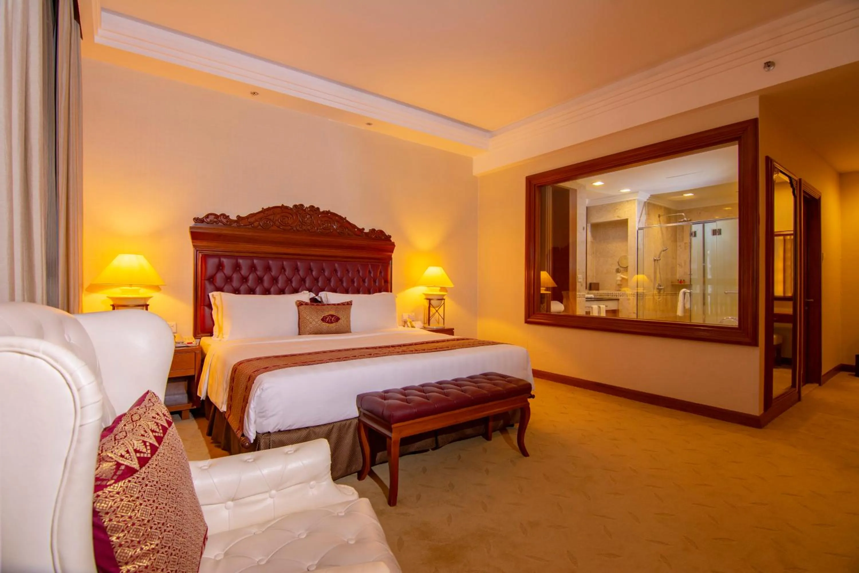 Photo of the whole room, Bed in Royale Chulan Kuala Lumpur