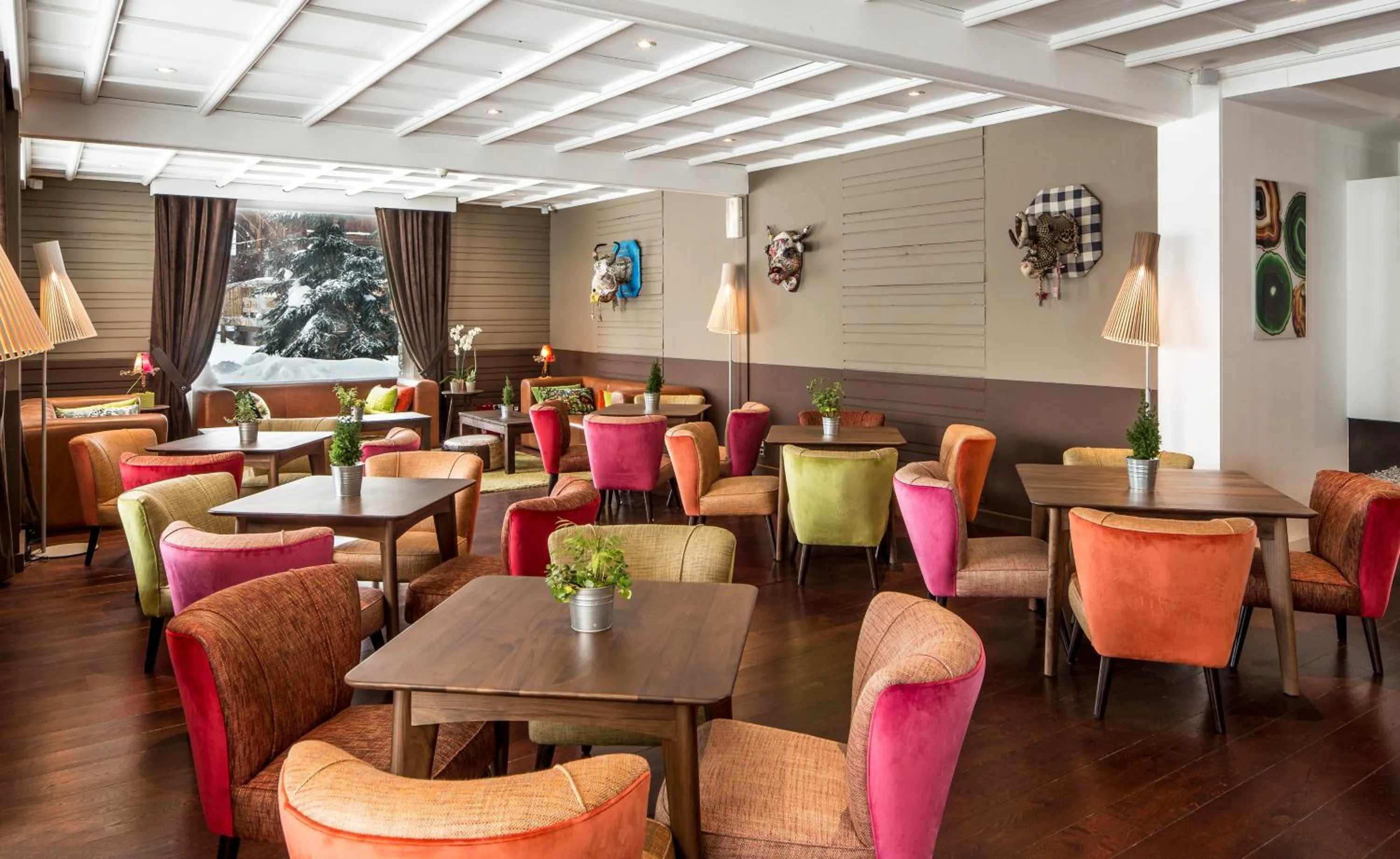 Restaurant/places to eat in Hotel Ormelune