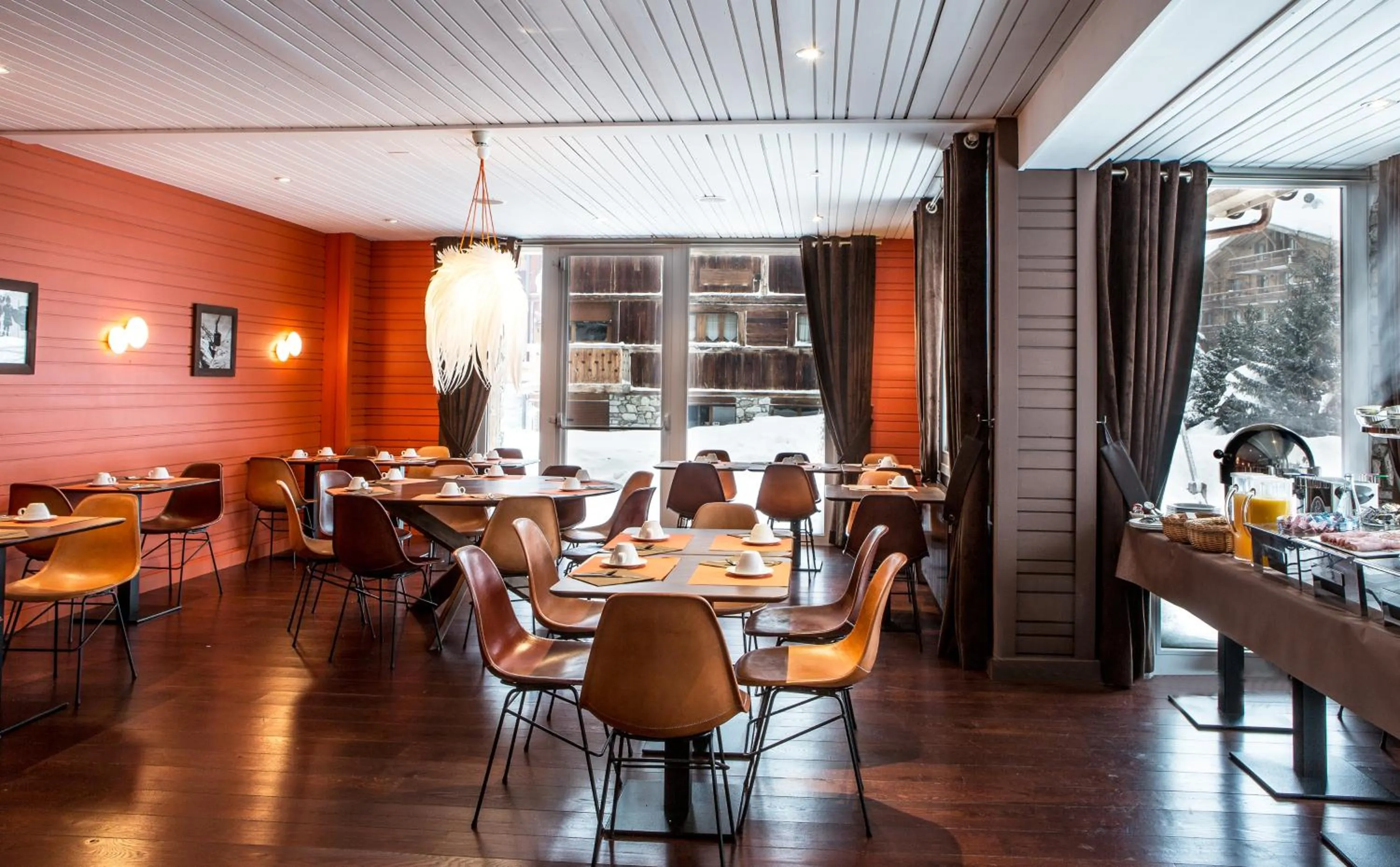 Restaurant/places to eat in Hotel Ormelune