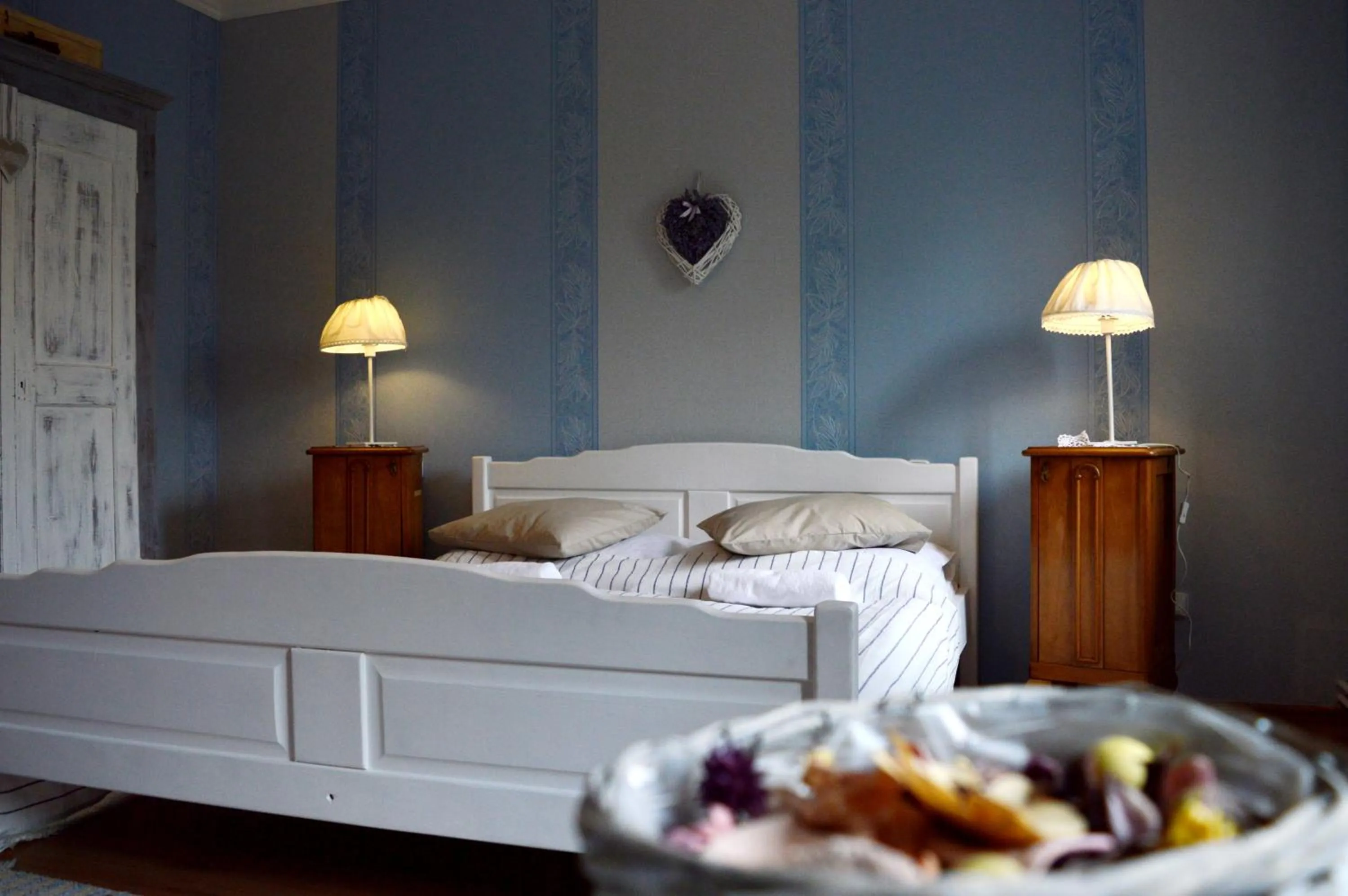 Deluxe Double Room with Bath in Pollushof Panzió és Étterem