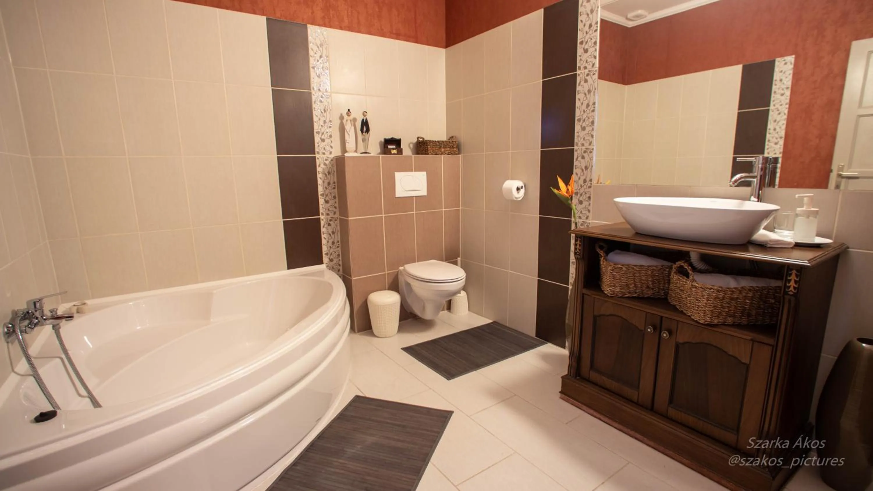 Bathroom in Pollushof Panzió és Étterem