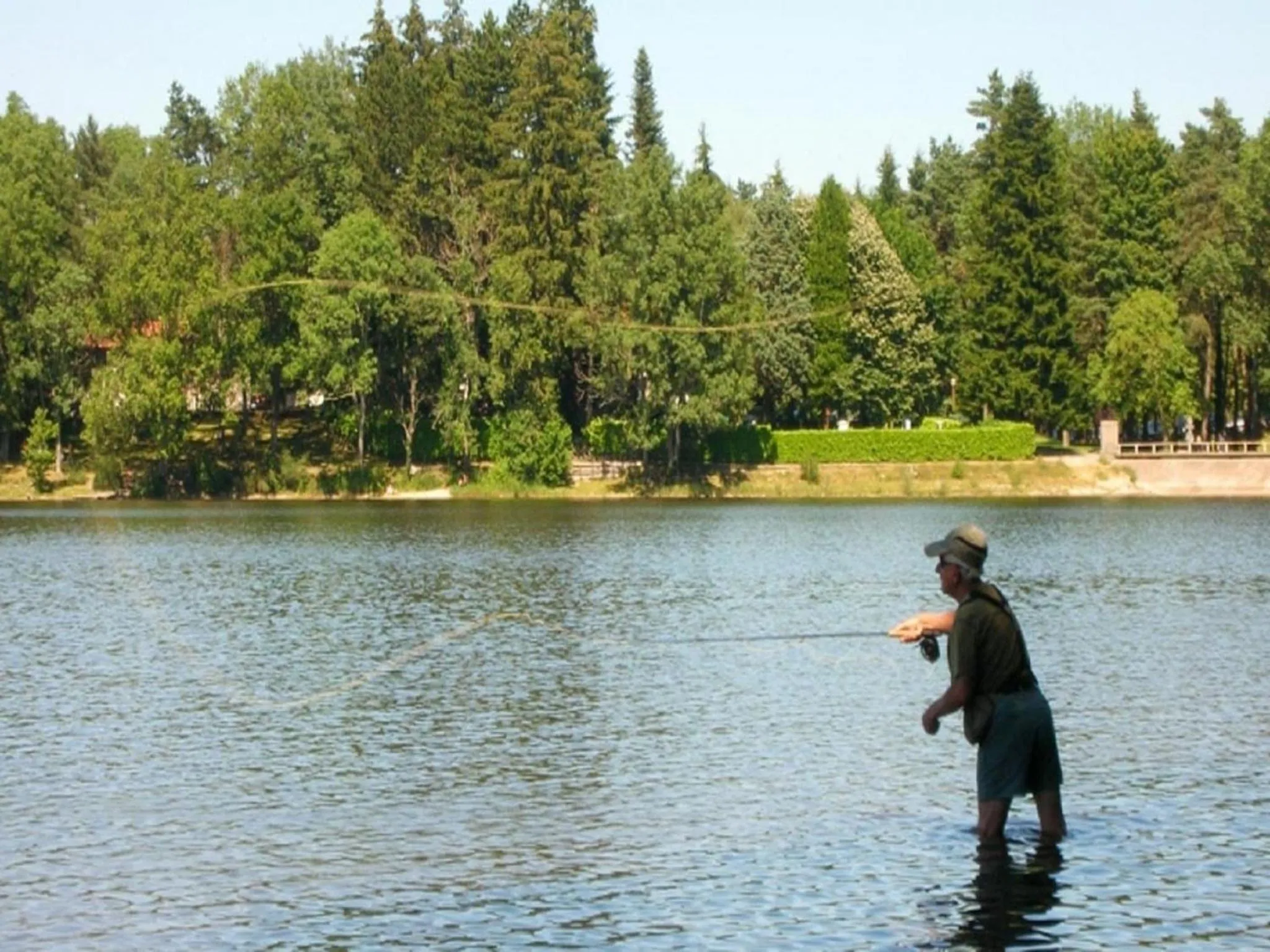 Lake view in Demeure de Flore
