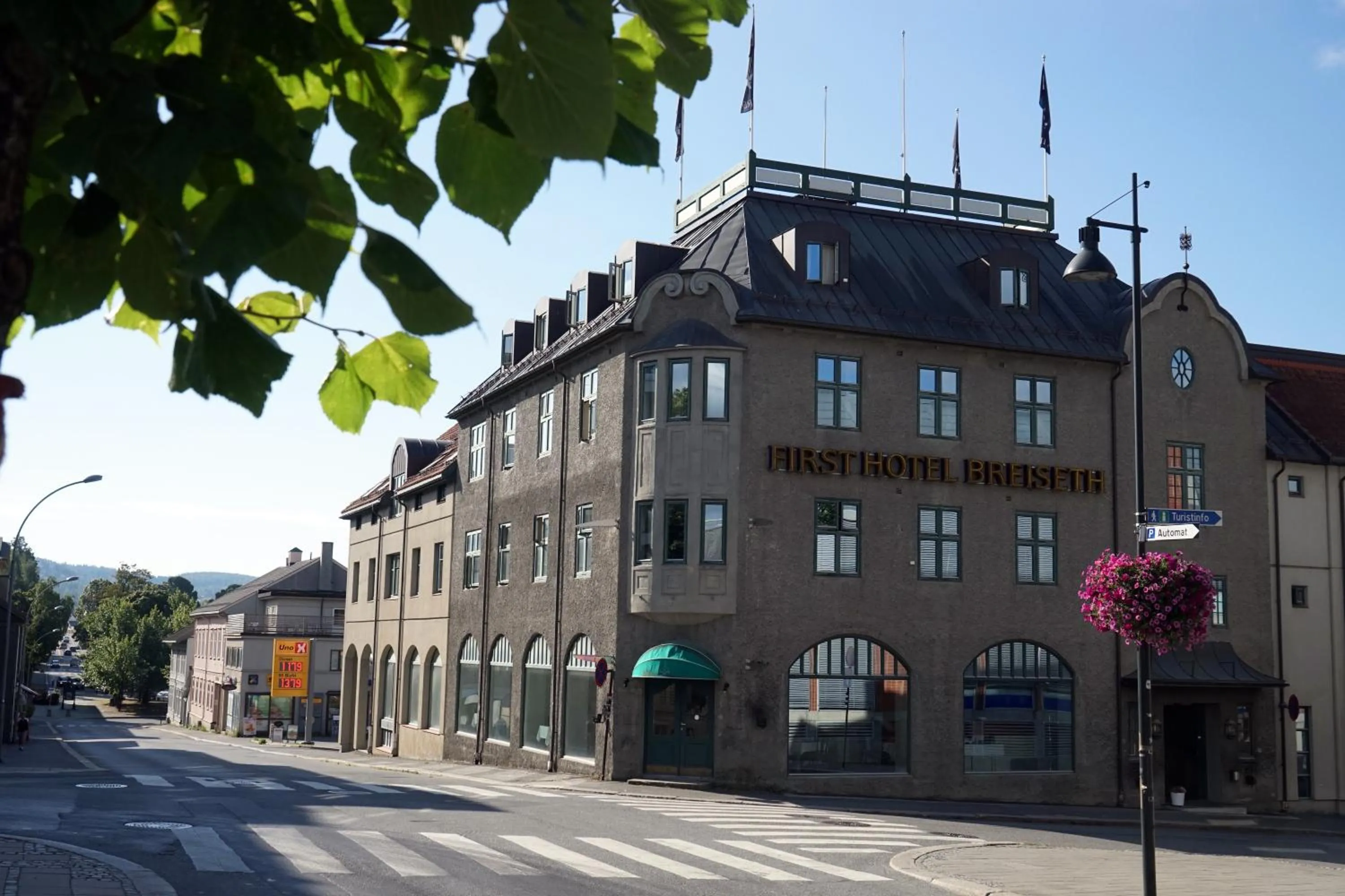 Property building in Hotel Breiseth