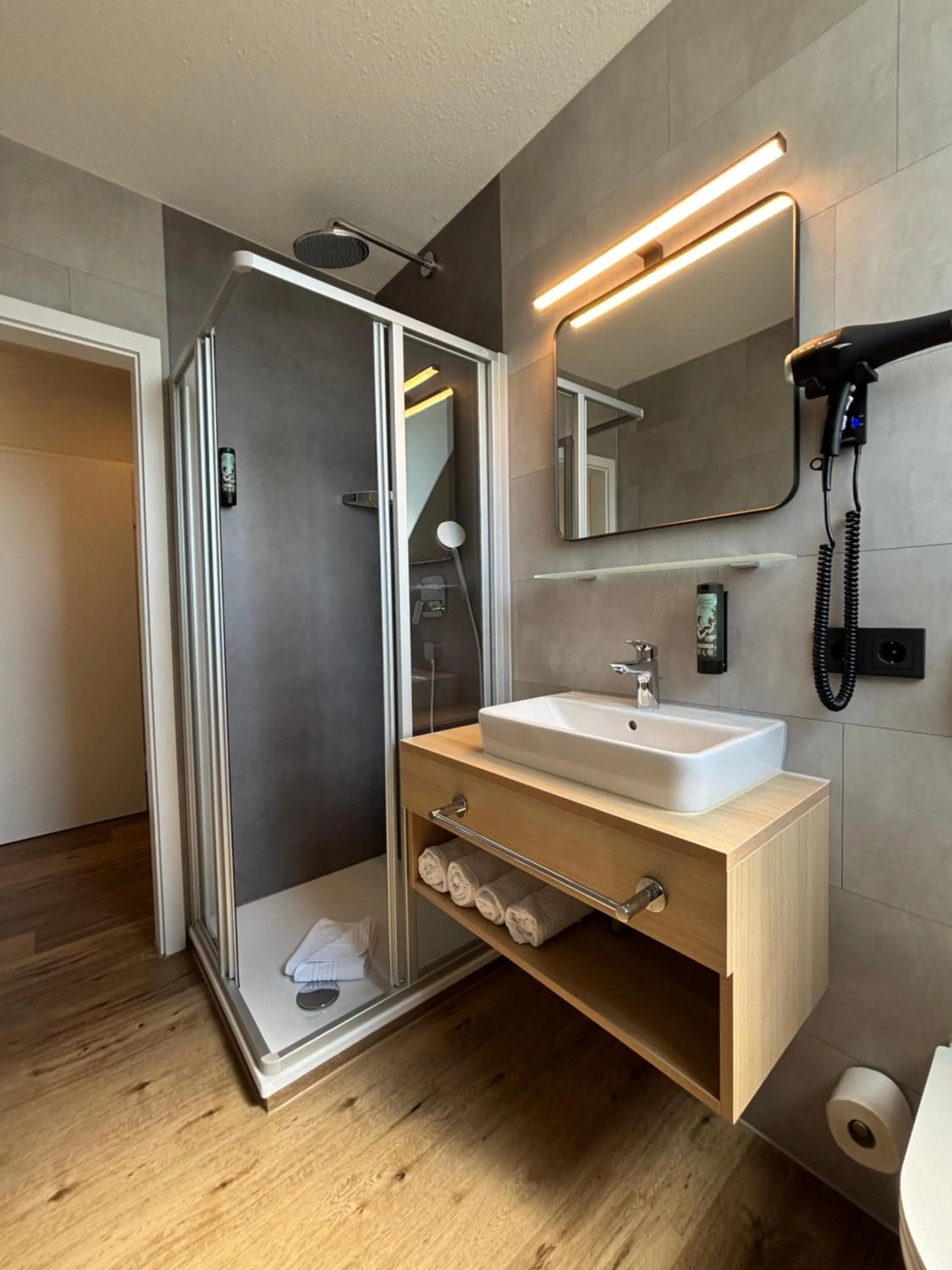 Shower in Hotel am Stadthaus