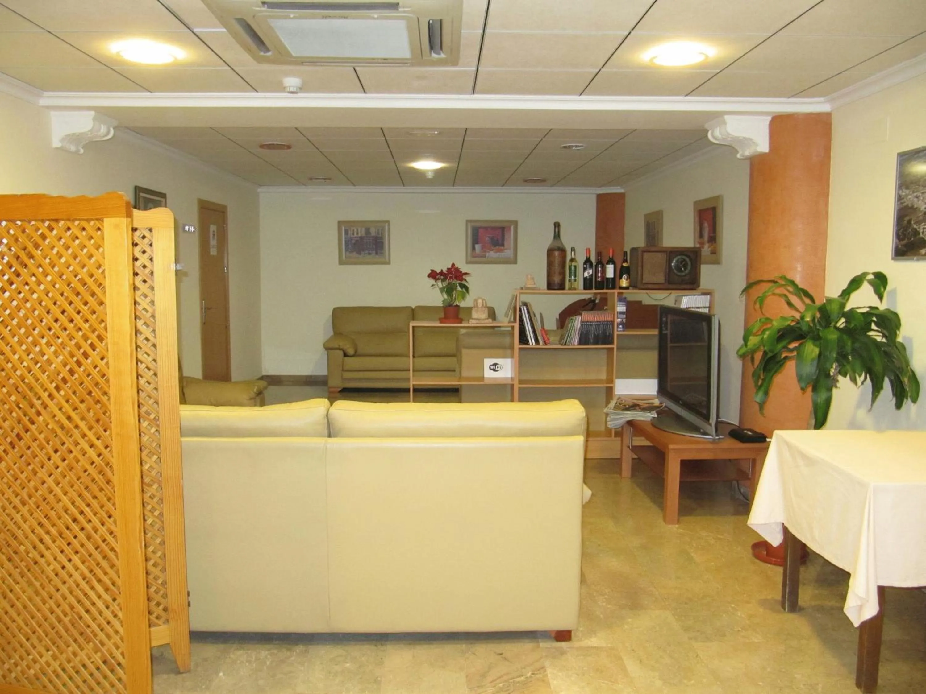 Living room in Hostal Meseguer