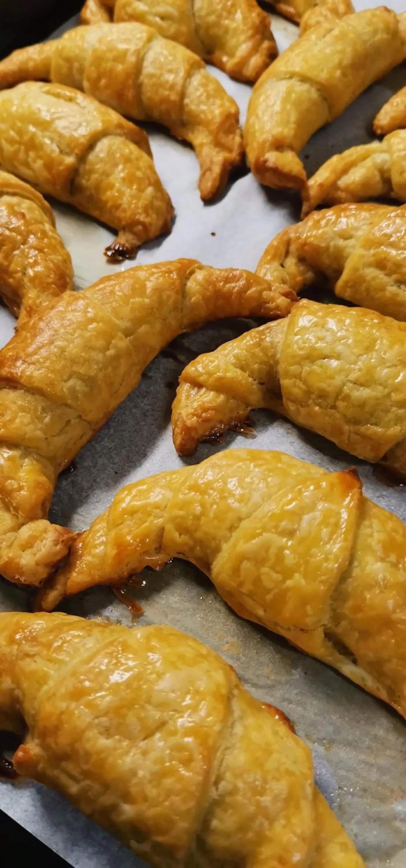 Breakfast in Blue Harmony Apartments