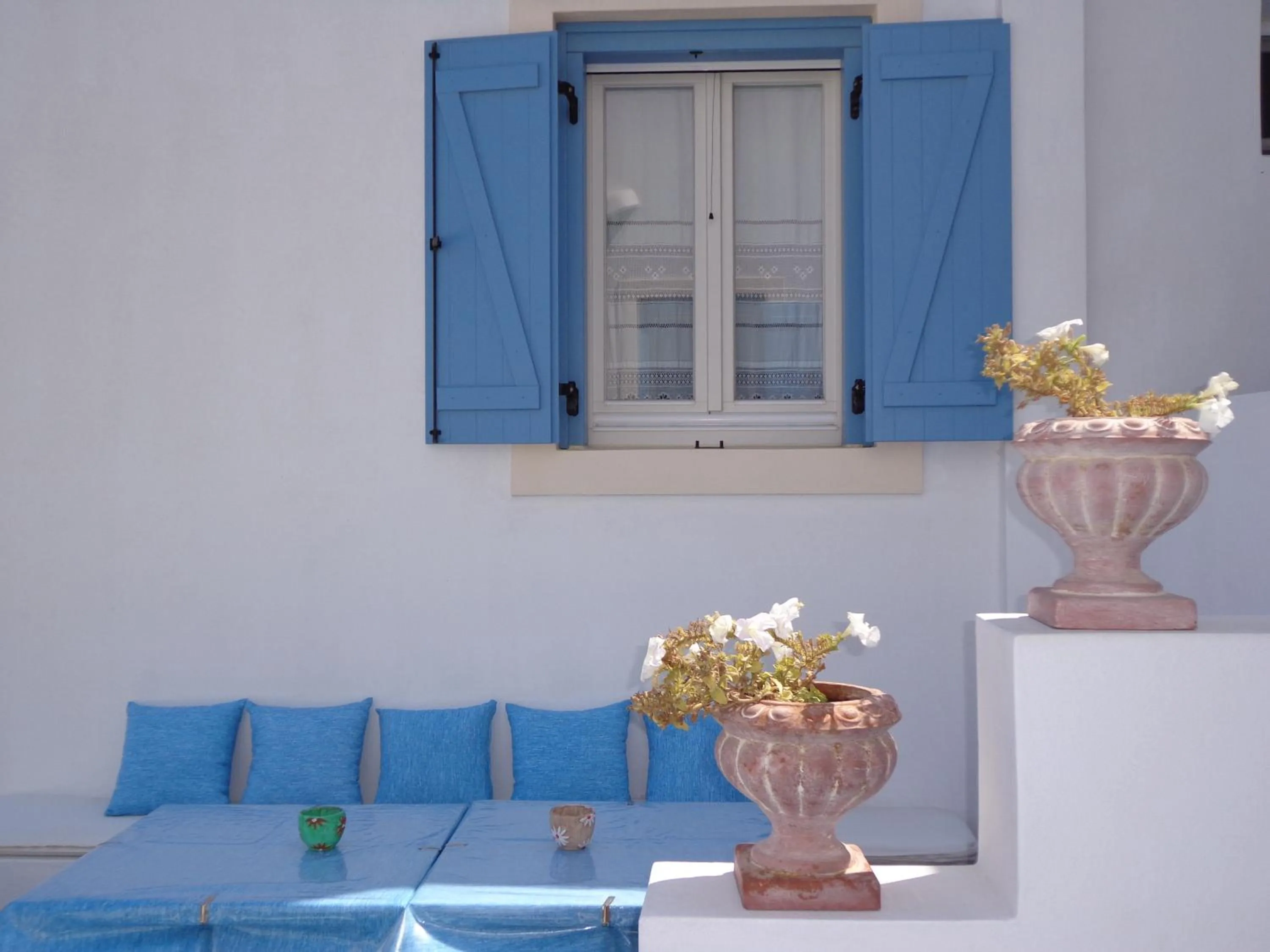 Facade/entrance in Blue Harmony Apartments
