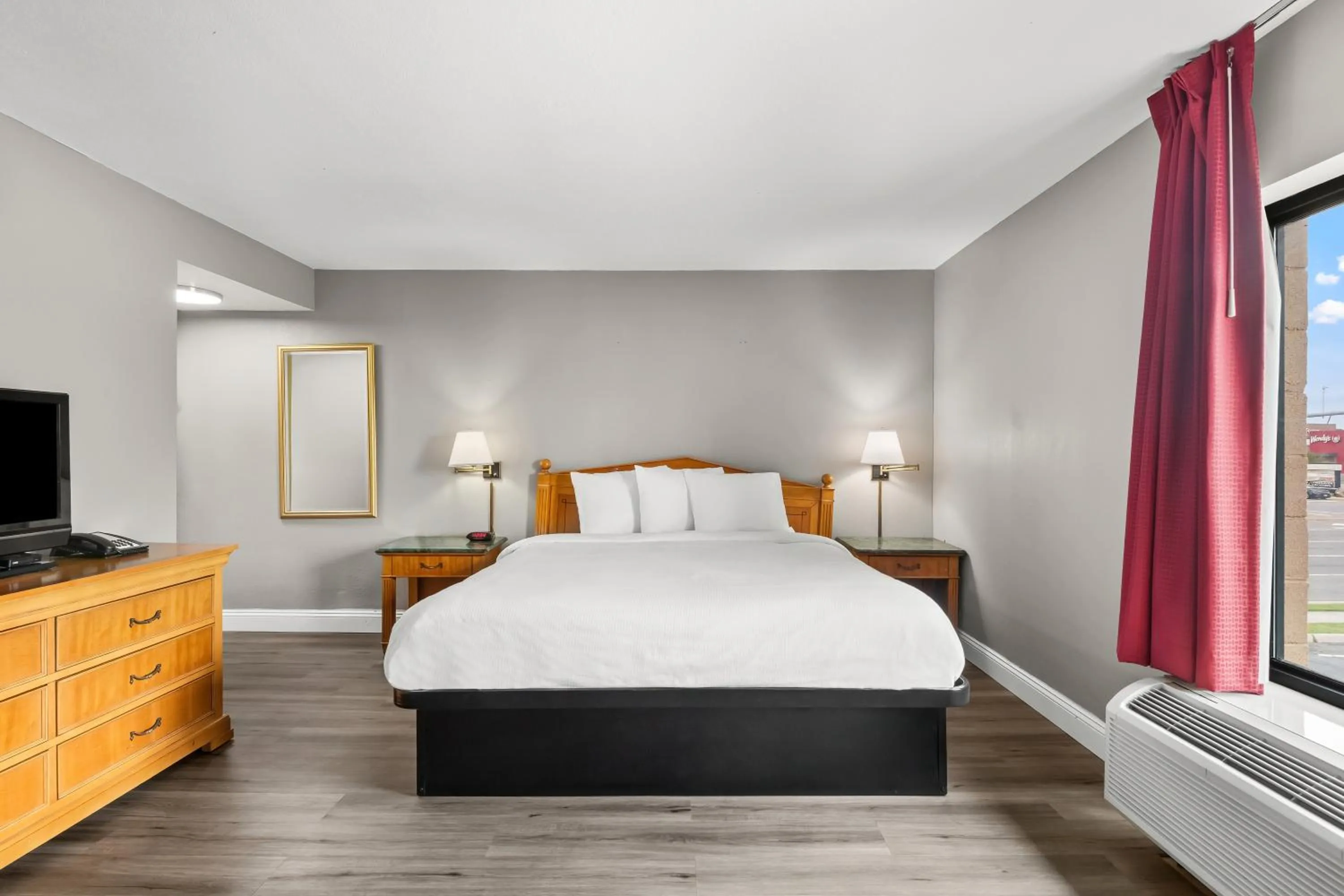 Bed in Knights Inn Virginia Beach Lynnhaven