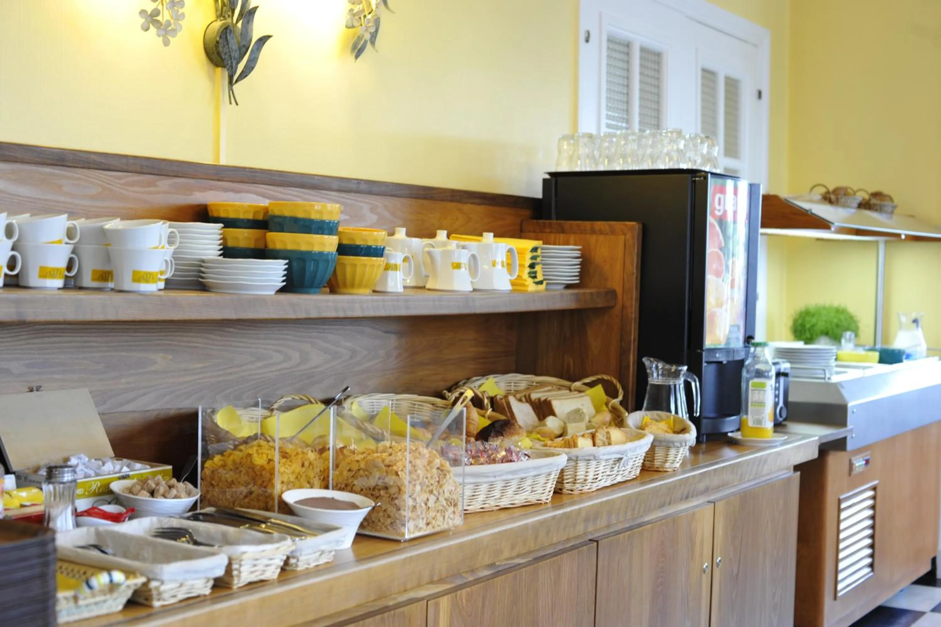 Restaurant/places to eat in Hôtel Agena