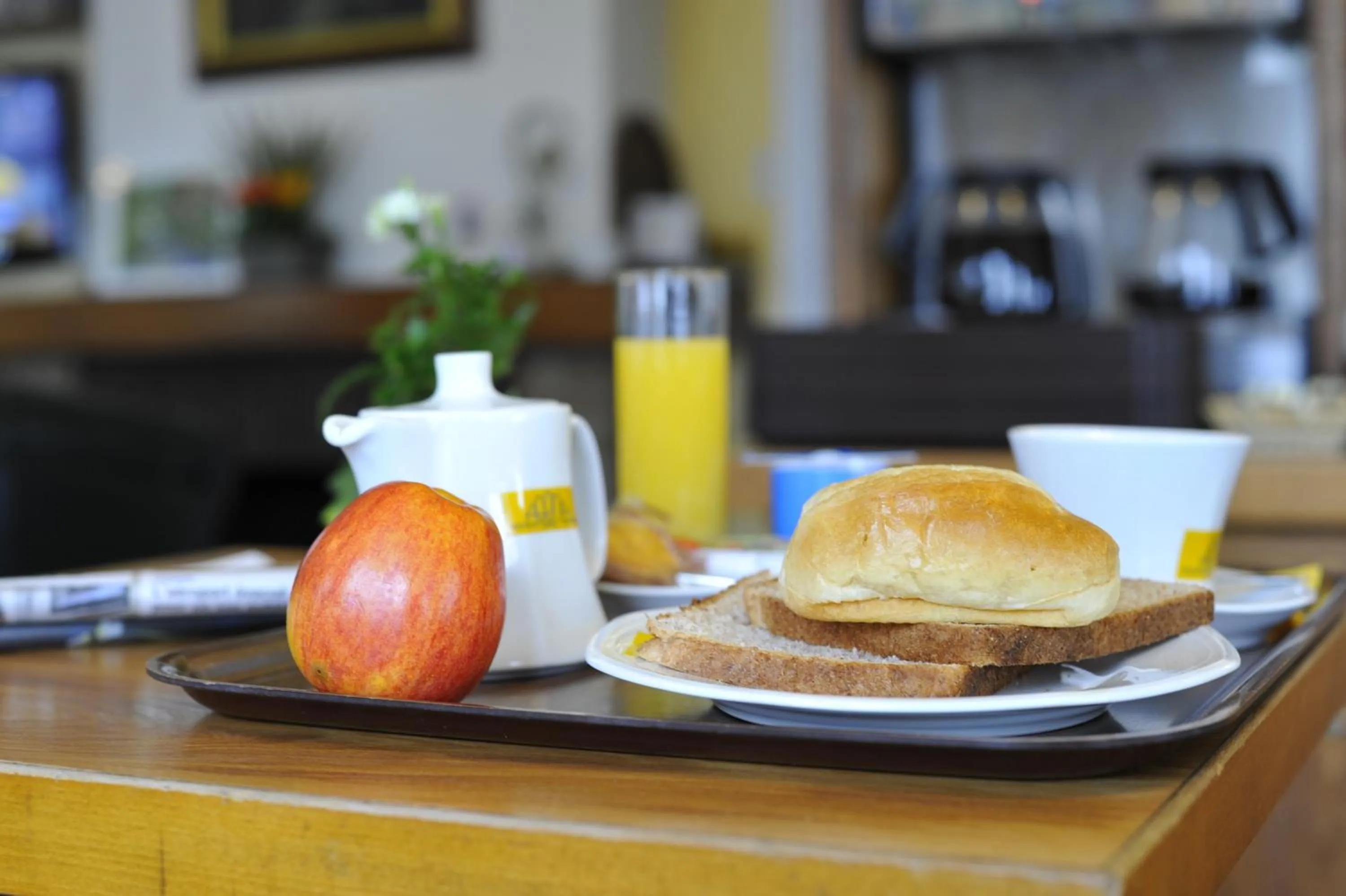 Food and drinks in Hôtel Agena