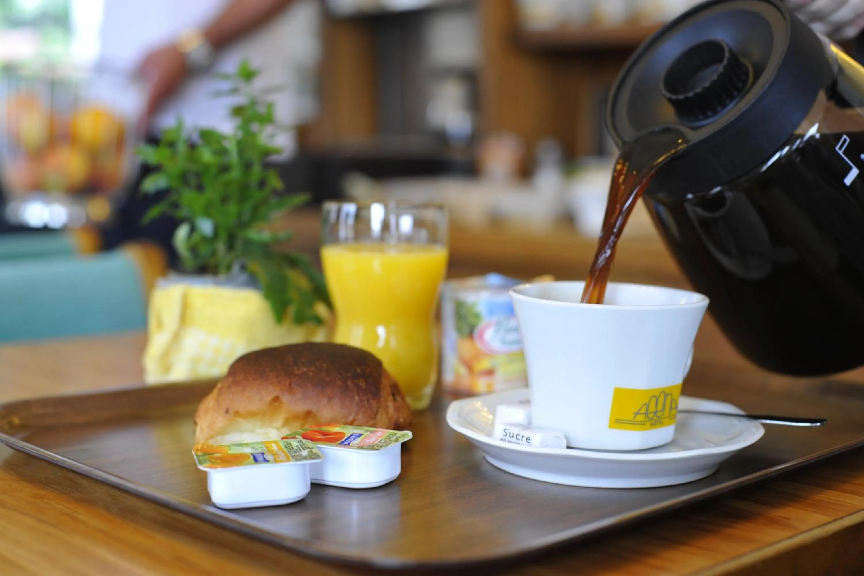 Food and drinks in Hôtel Agena