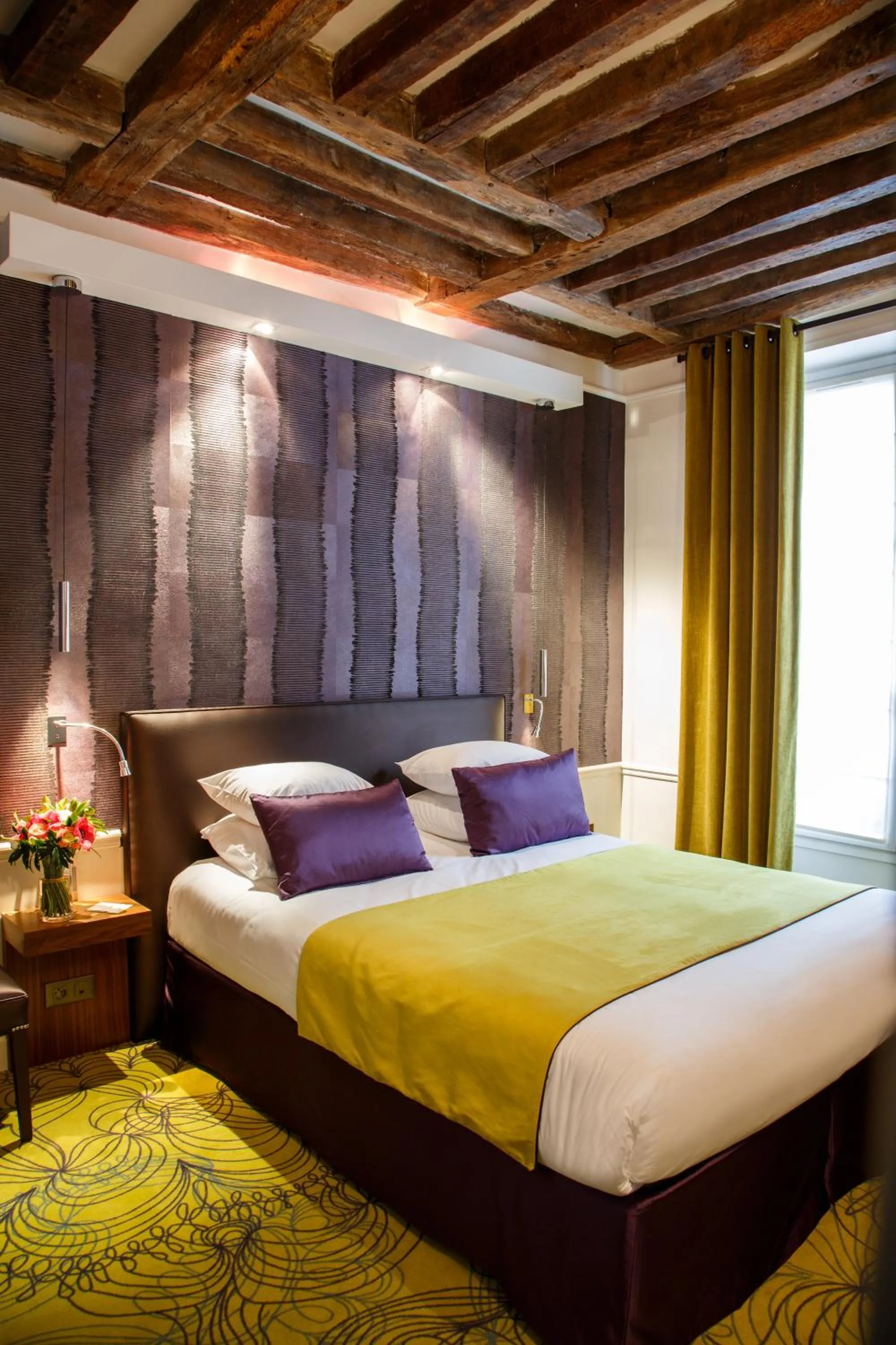 Day, Bed in Le Clos Medicis