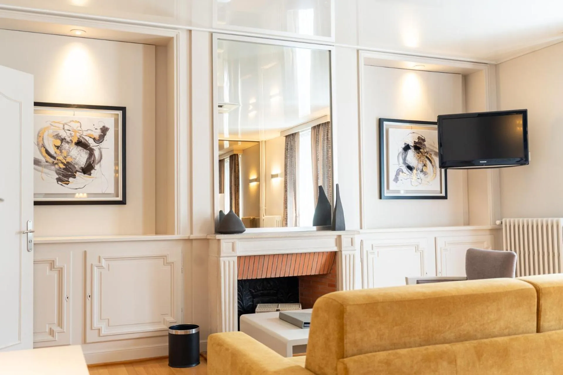 TV and multimedia in Hotel d'Angleterre