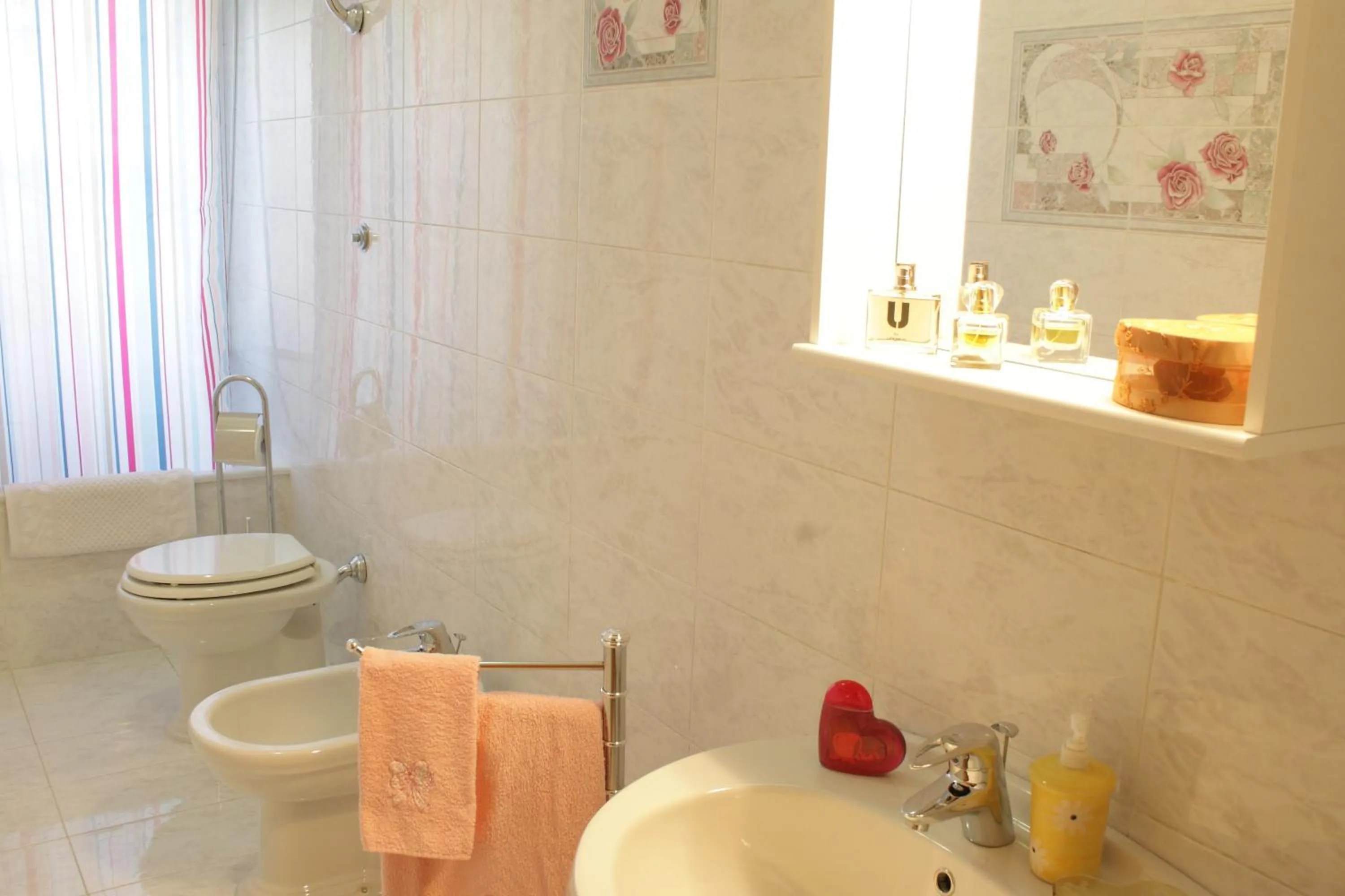 Bathroom in Vesuvio Bed & Breakfast