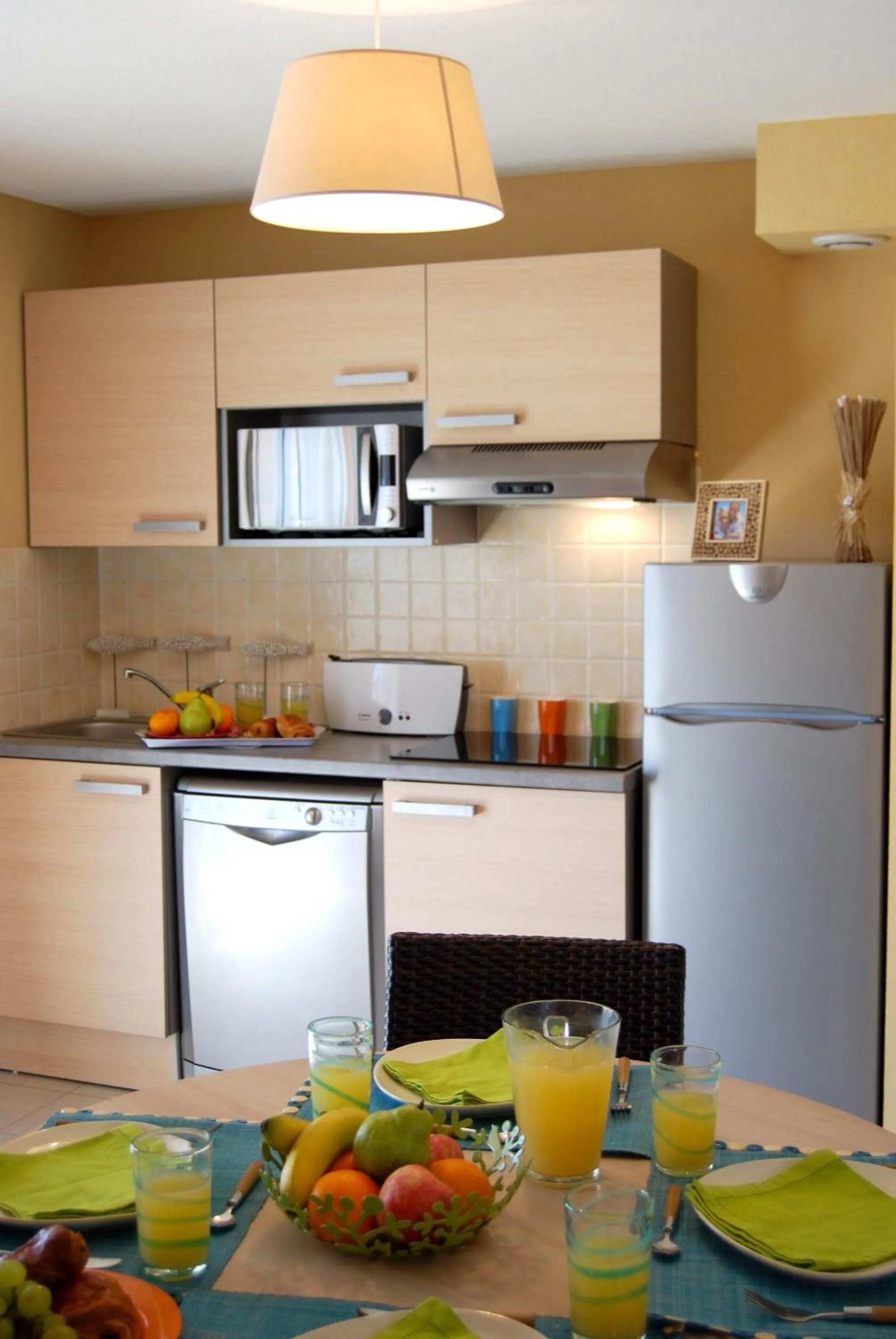 Kitchen or kitchenette in Lagrange Grand Bleu Vacances – Résidence Le Mas de Torreilles