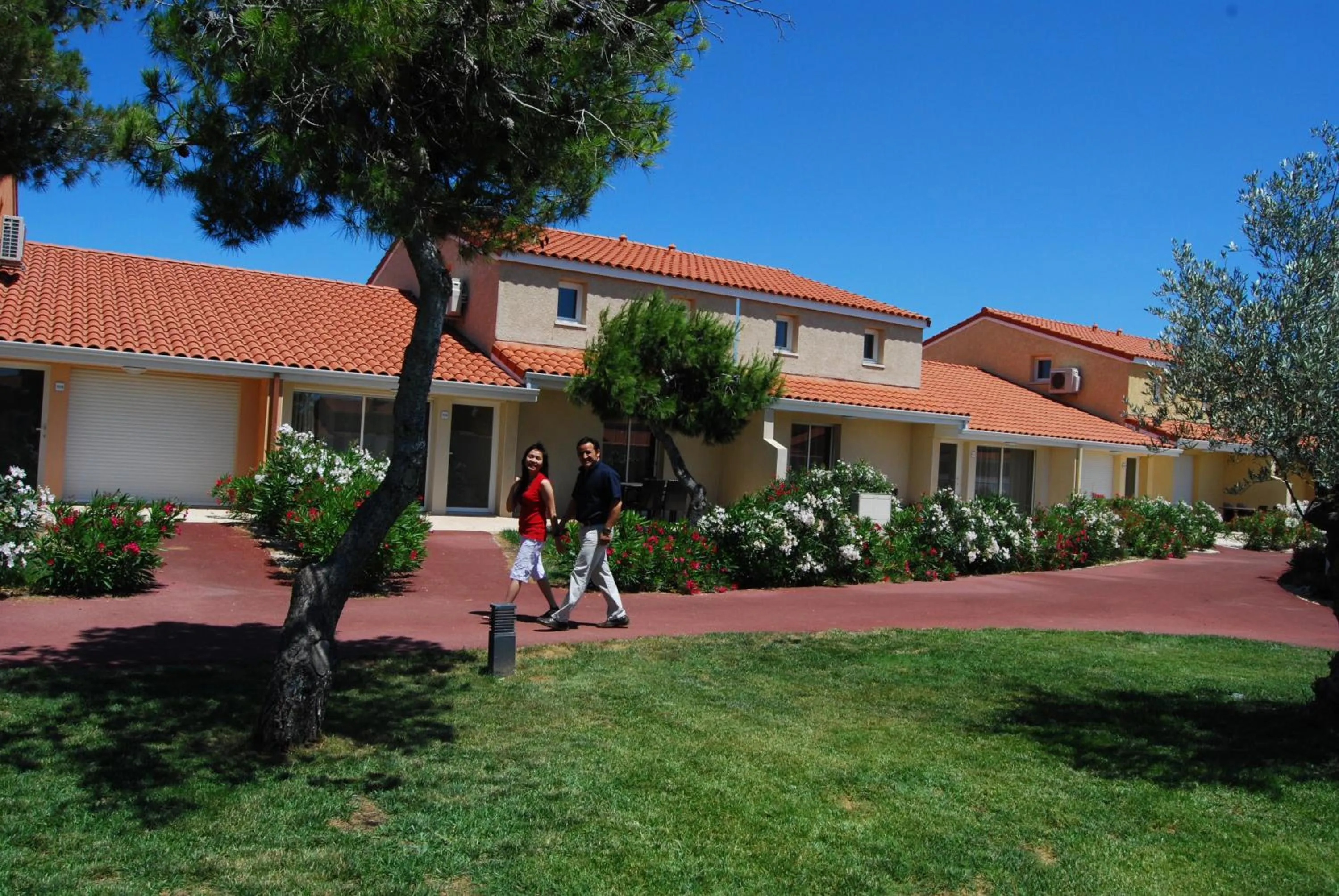 Facade/entrance in Lagrange Grand Bleu Vacances – Résidence Le Mas de Torreilles