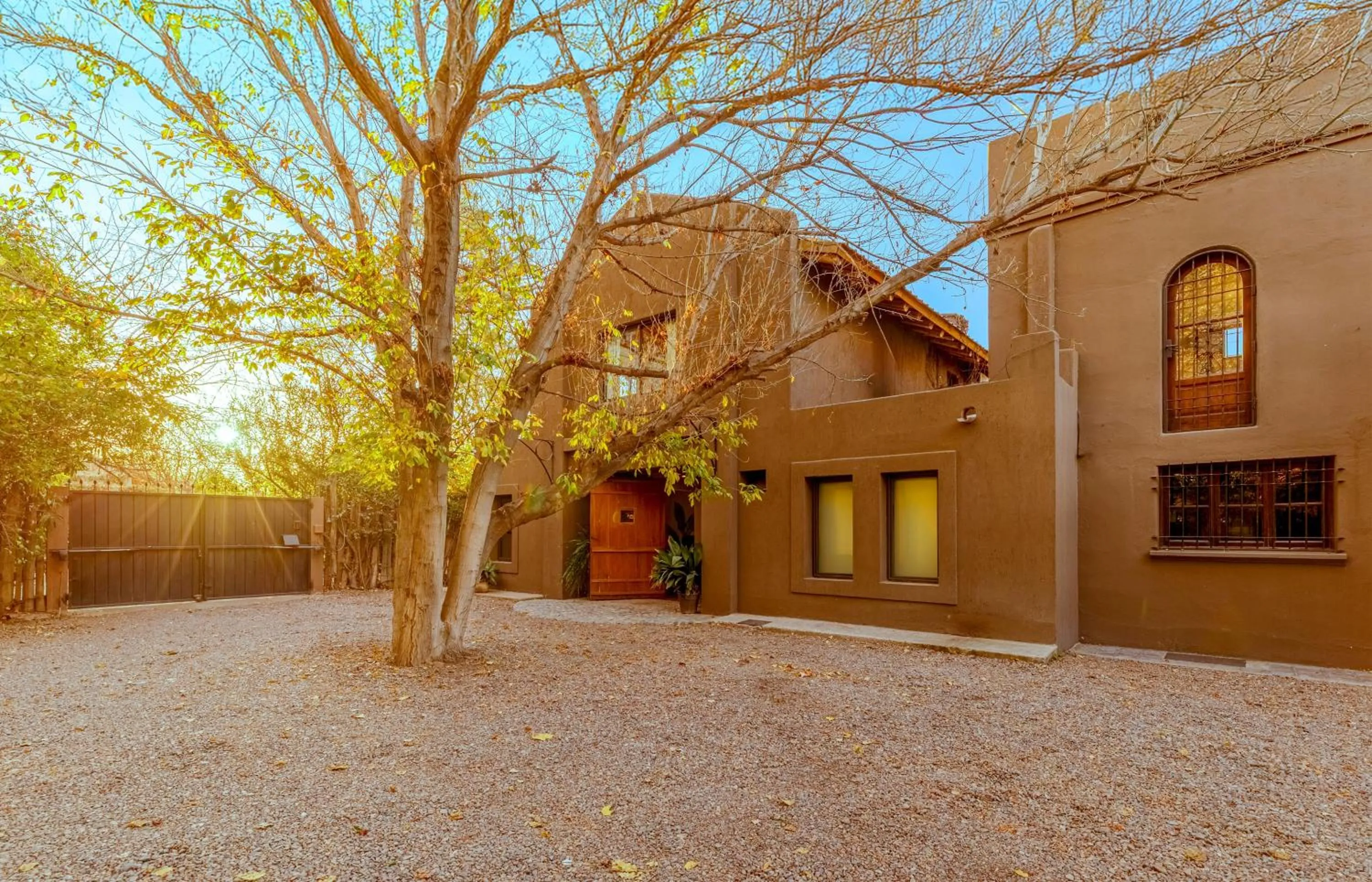 Property building in Casa Lopez