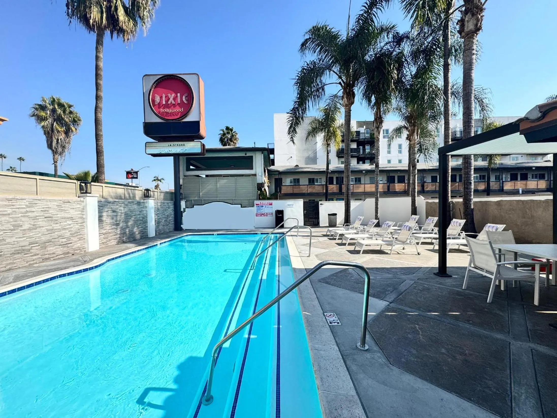 Day in The Dixie Hollywood