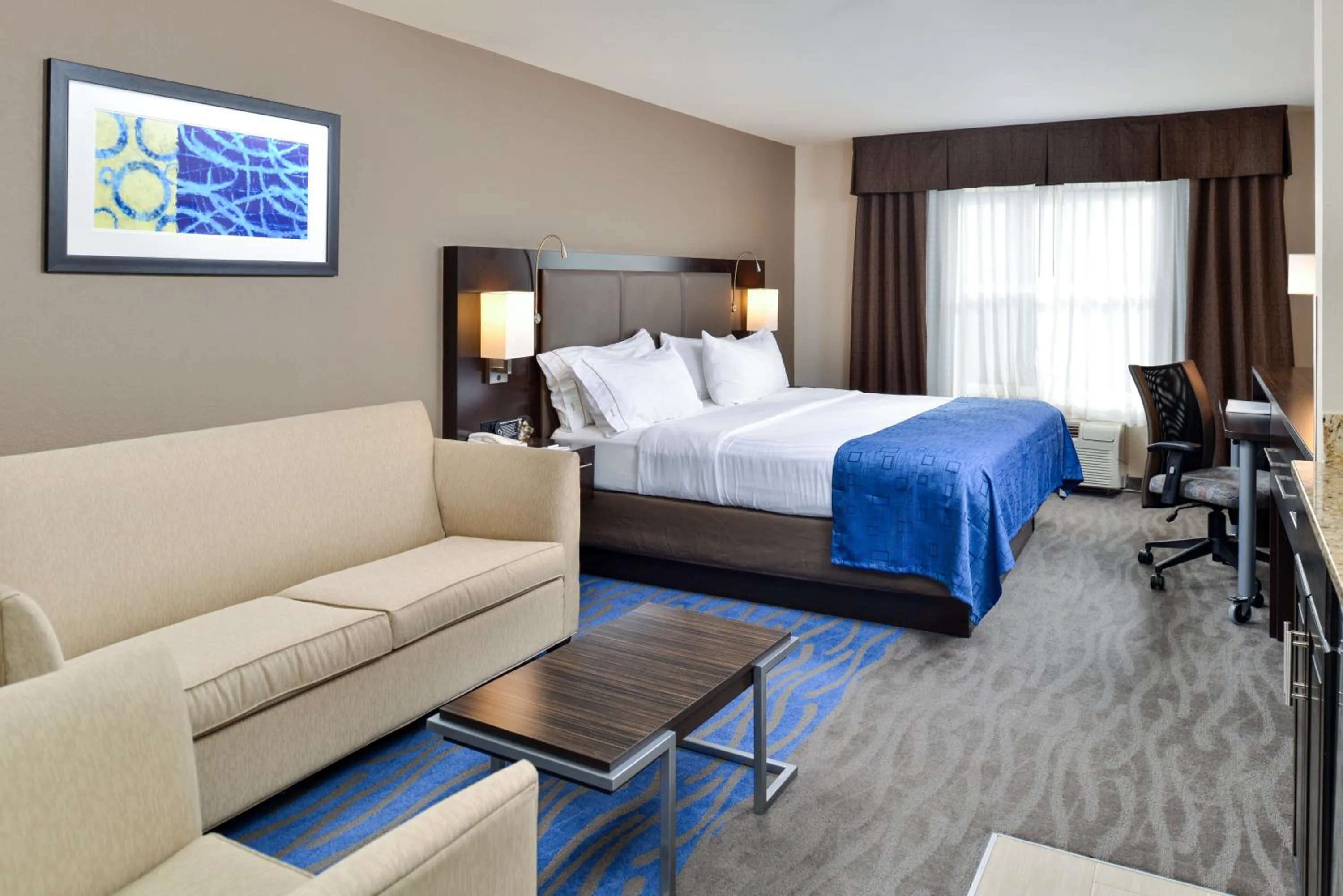 Photo of the whole room, Bed in Holiday Inn Express Hotel & Suites St. Louis West-O'Fallon by IHG