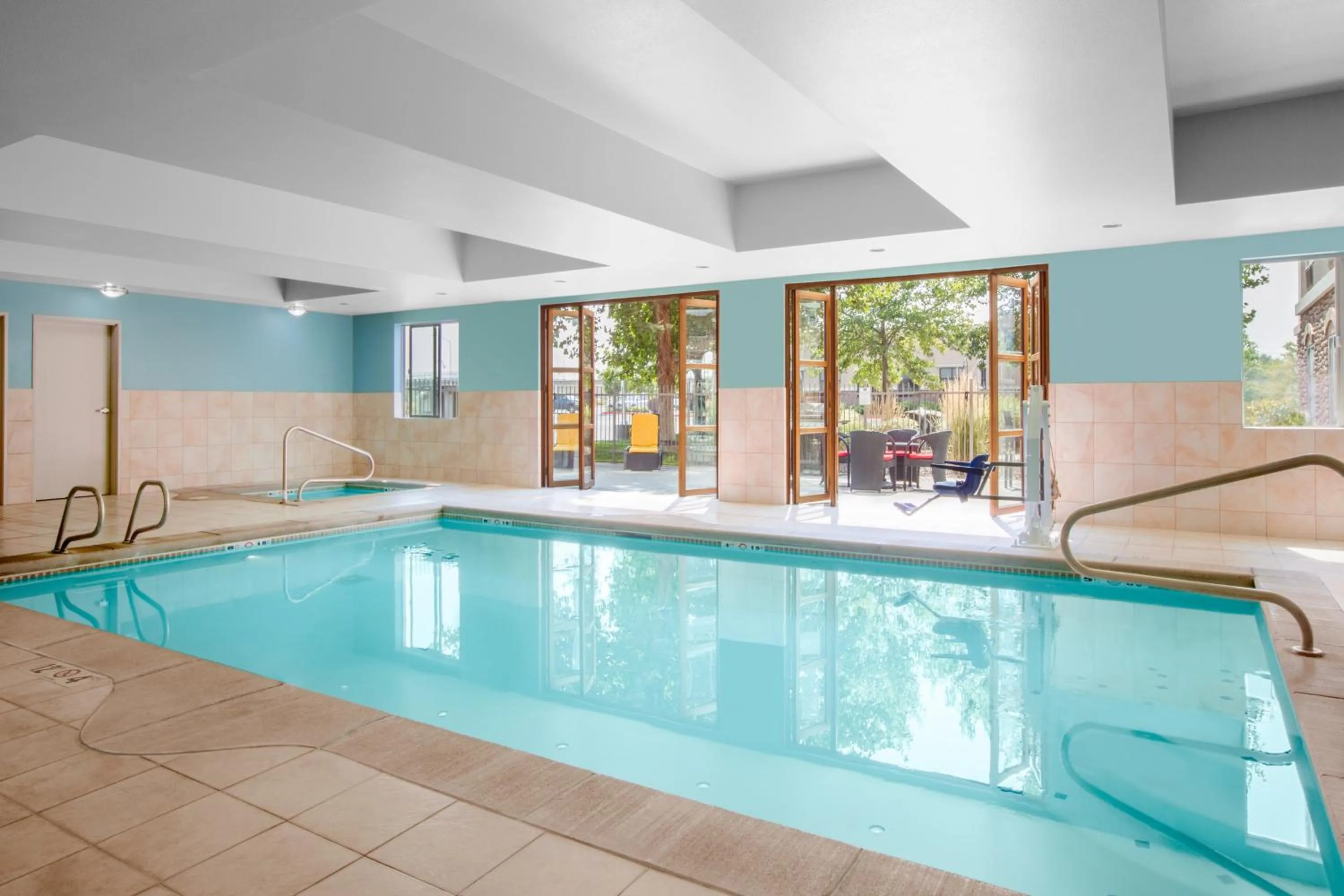 Swimming pool in Holiday Inn Express Hotel & Suites Ontario by IHG