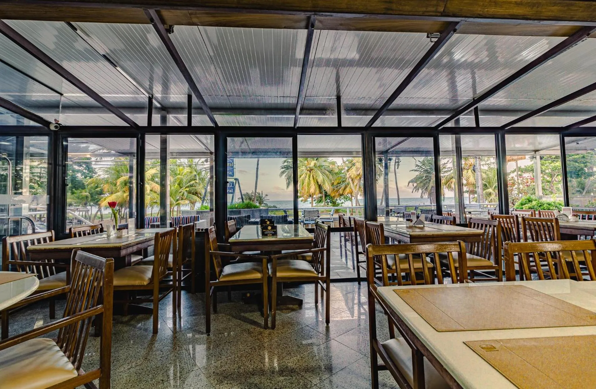 Restaurant/places to eat in Littoral Hotel