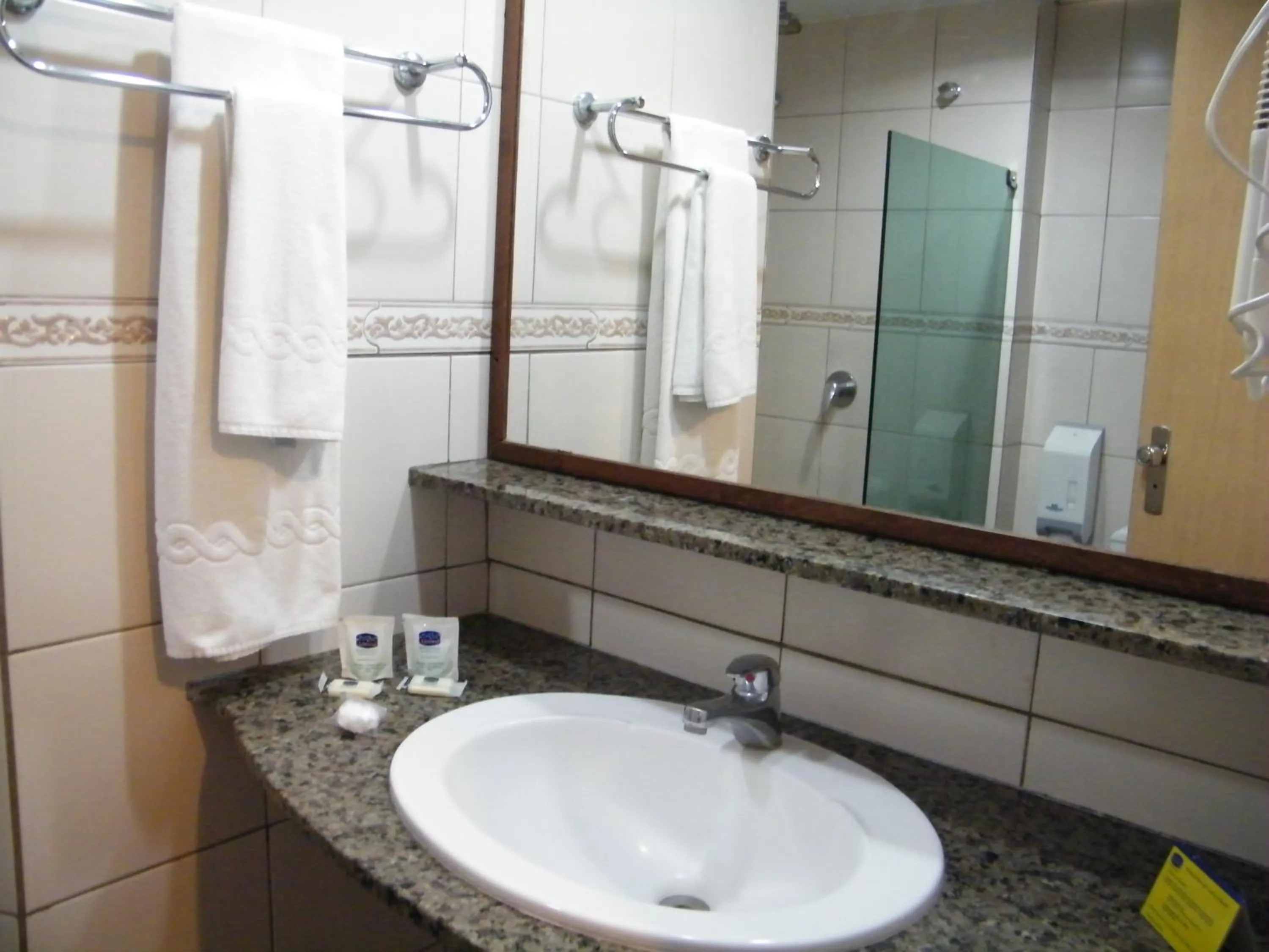 Bathroom in Littoral Hotel