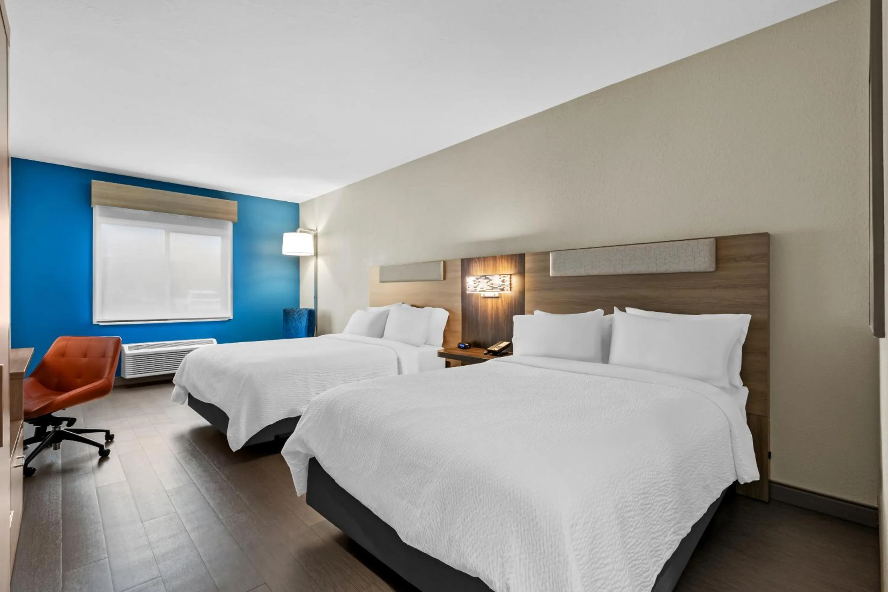 Bed in Holiday Inn Express Ogden by IHG