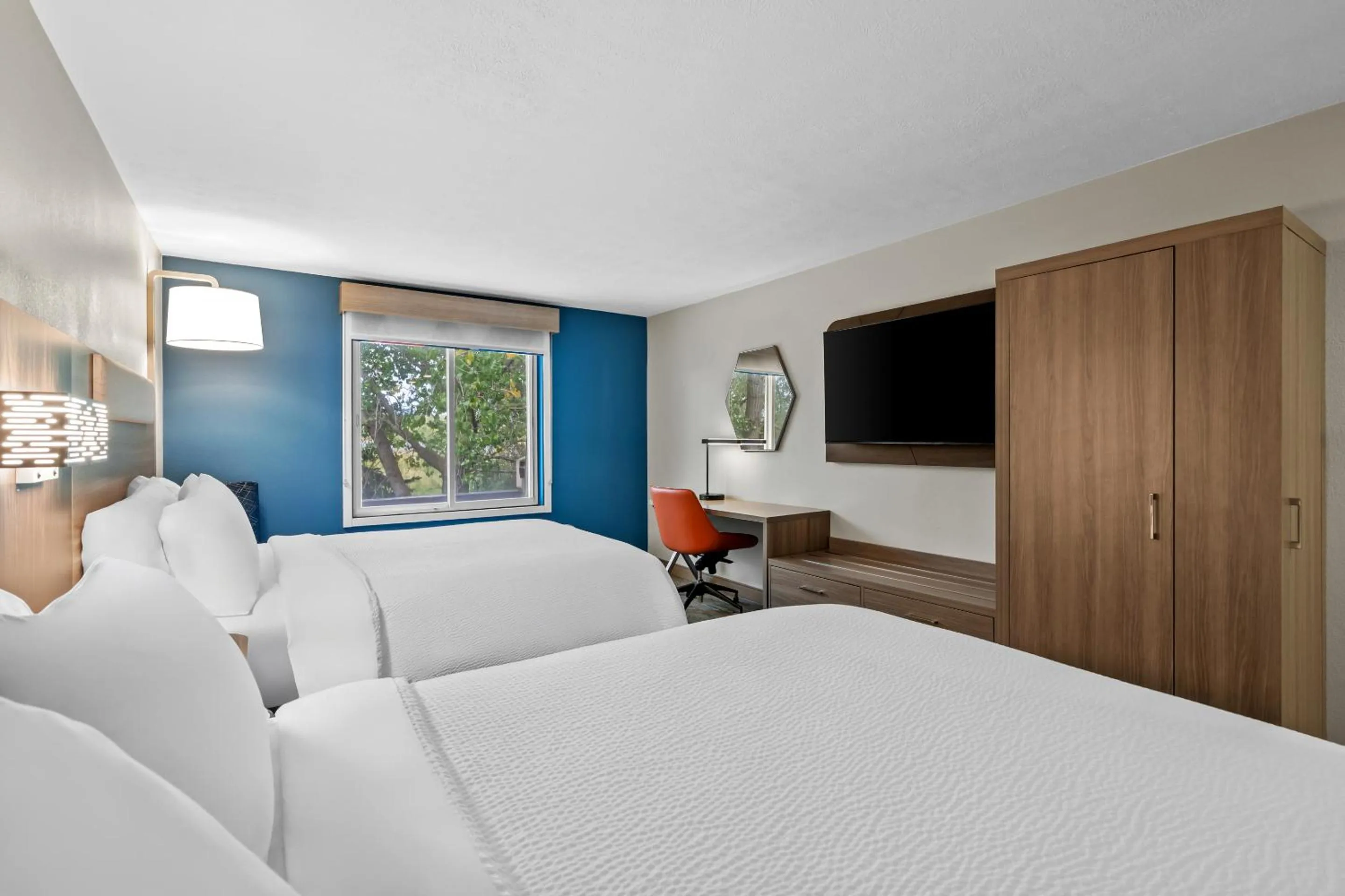 Bed in Holiday Inn Express Ogden by IHG