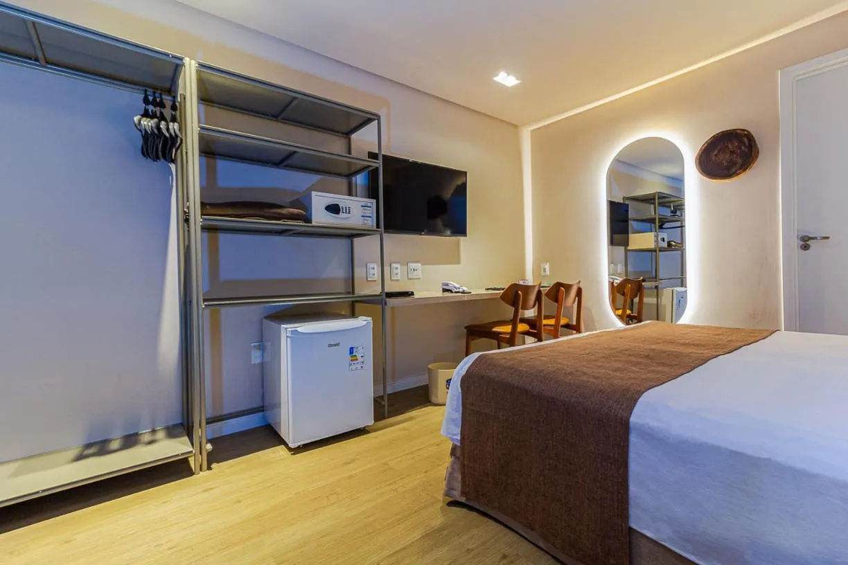 Bed in Littoral Express