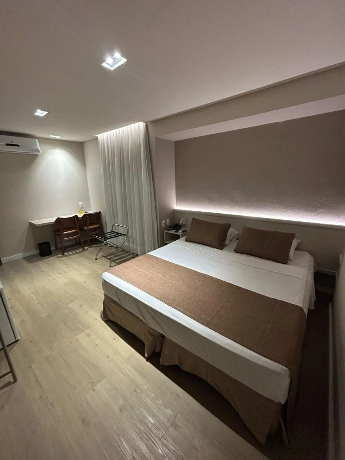 Bed in Littoral Express