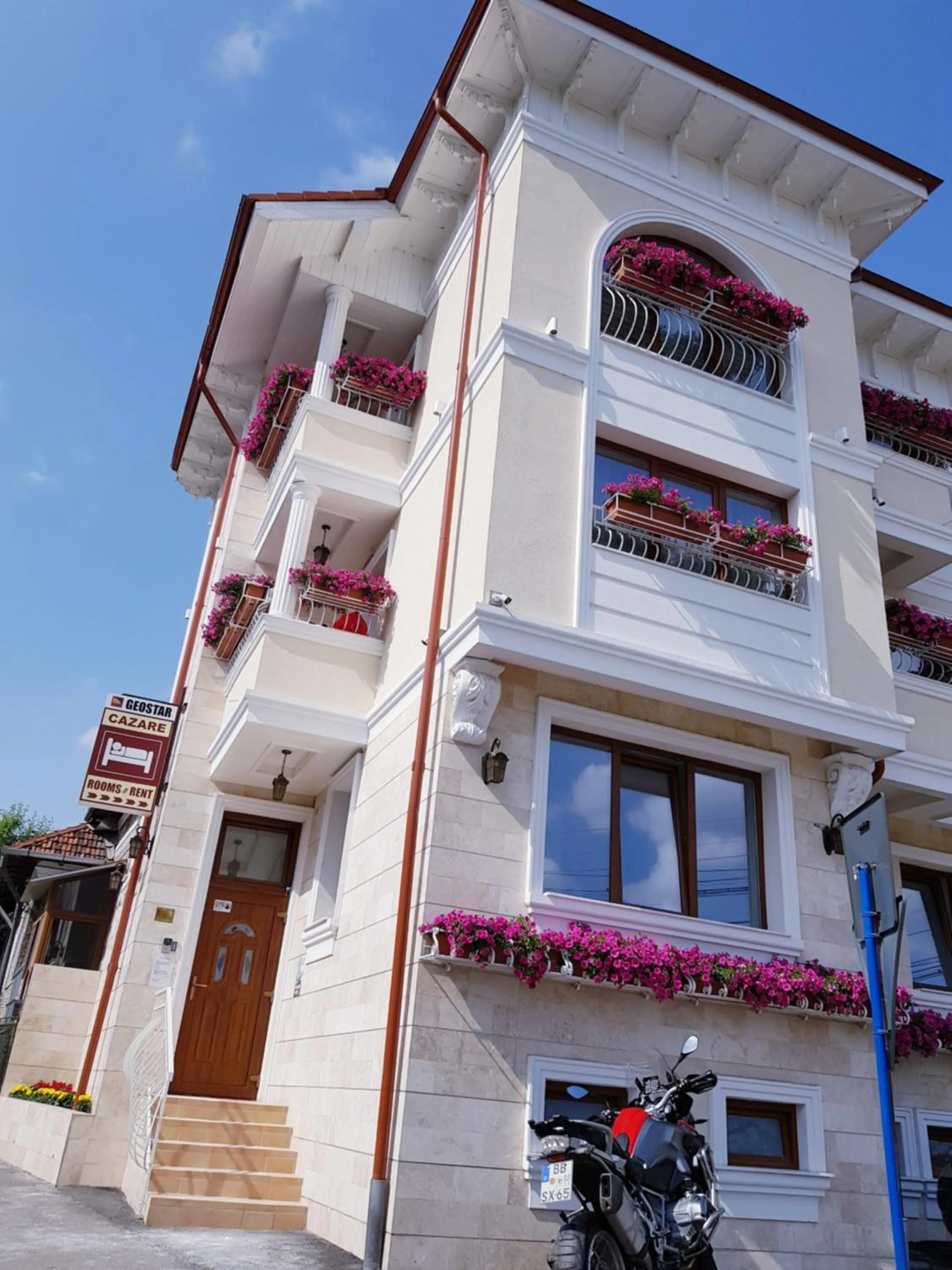 Facade/entrance in Pensiunea Geostar