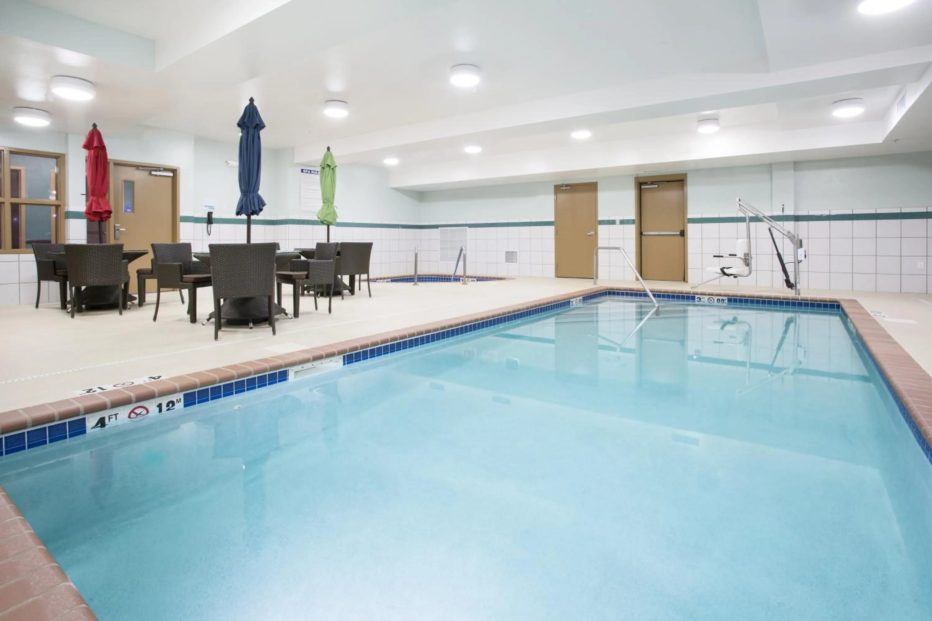 Swimming pool in Holiday Inn Express Hotel & Suites Minot South by IHG