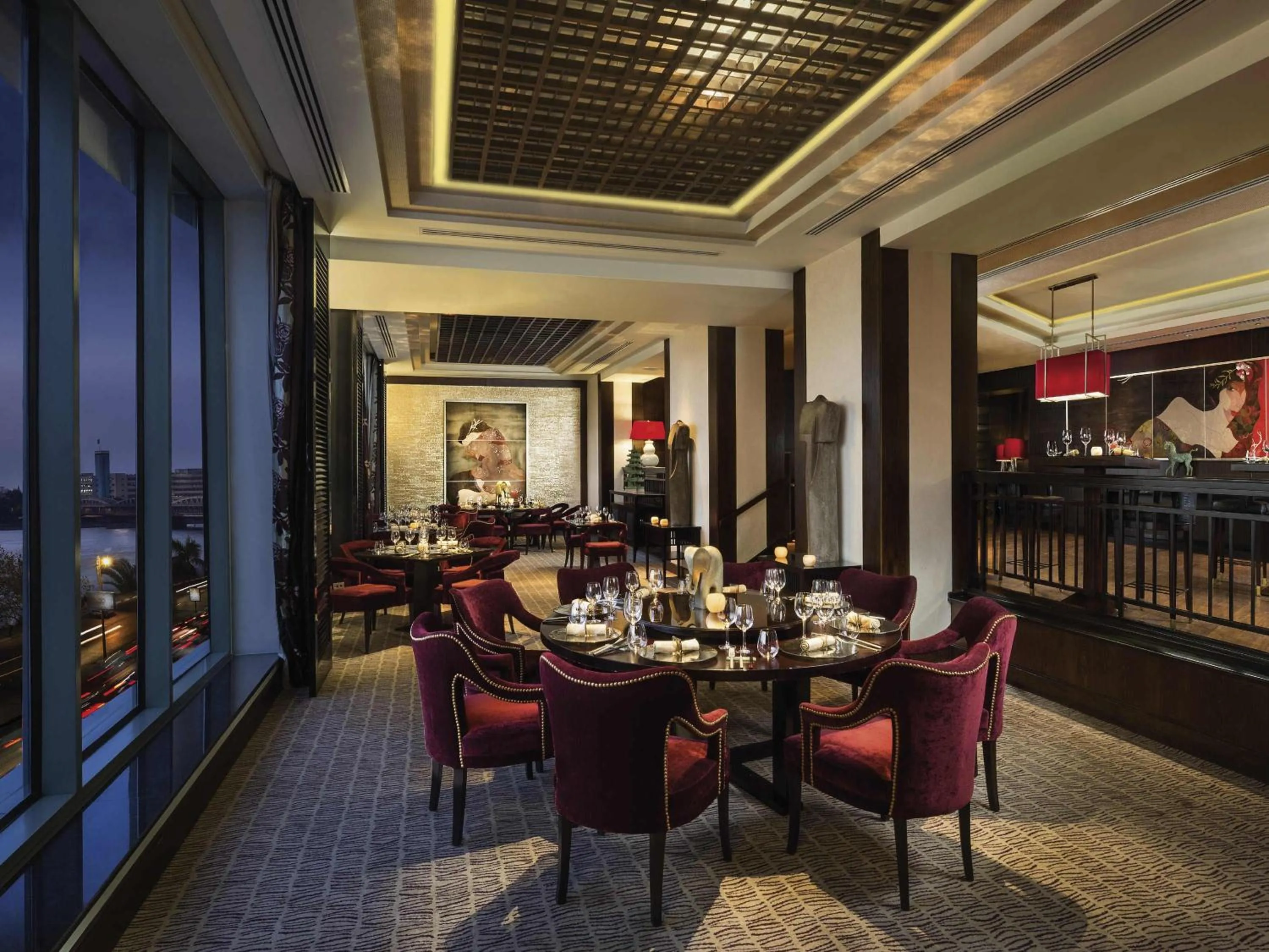 Restaurant/places to eat in Fairmont Nile City