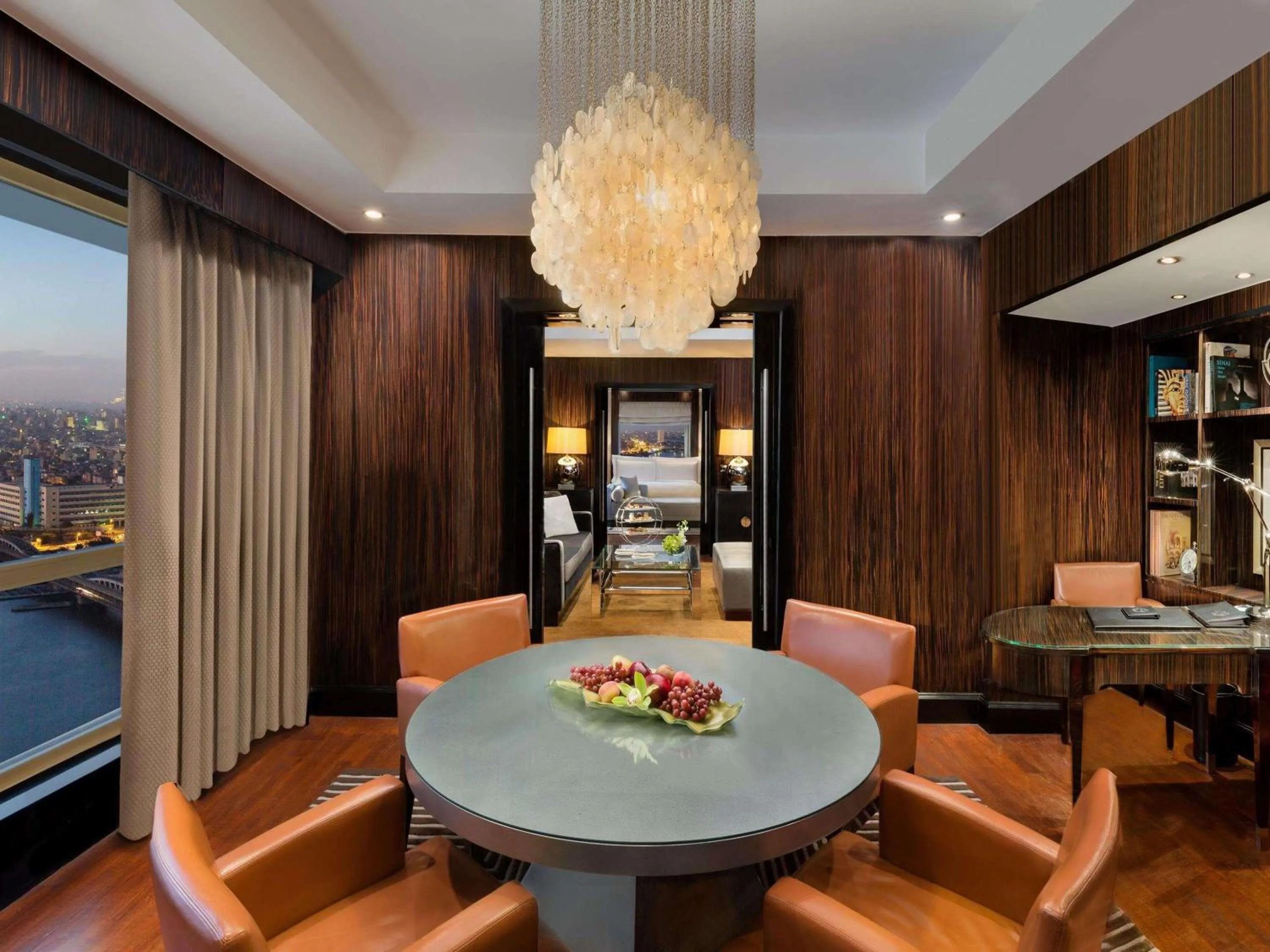 Bedroom in Fairmont Nile City