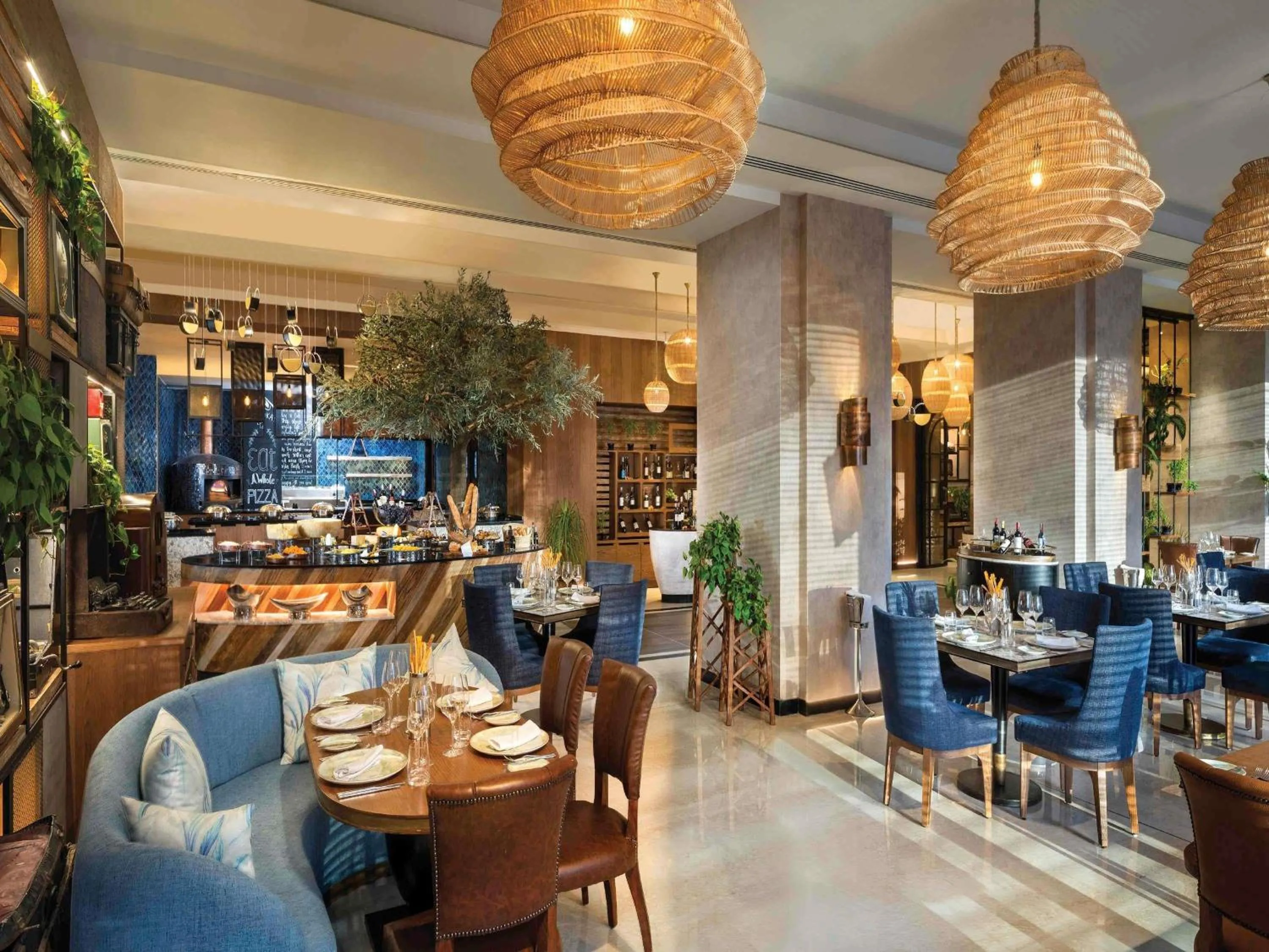 Restaurant/places to eat in Fairmont Nile City