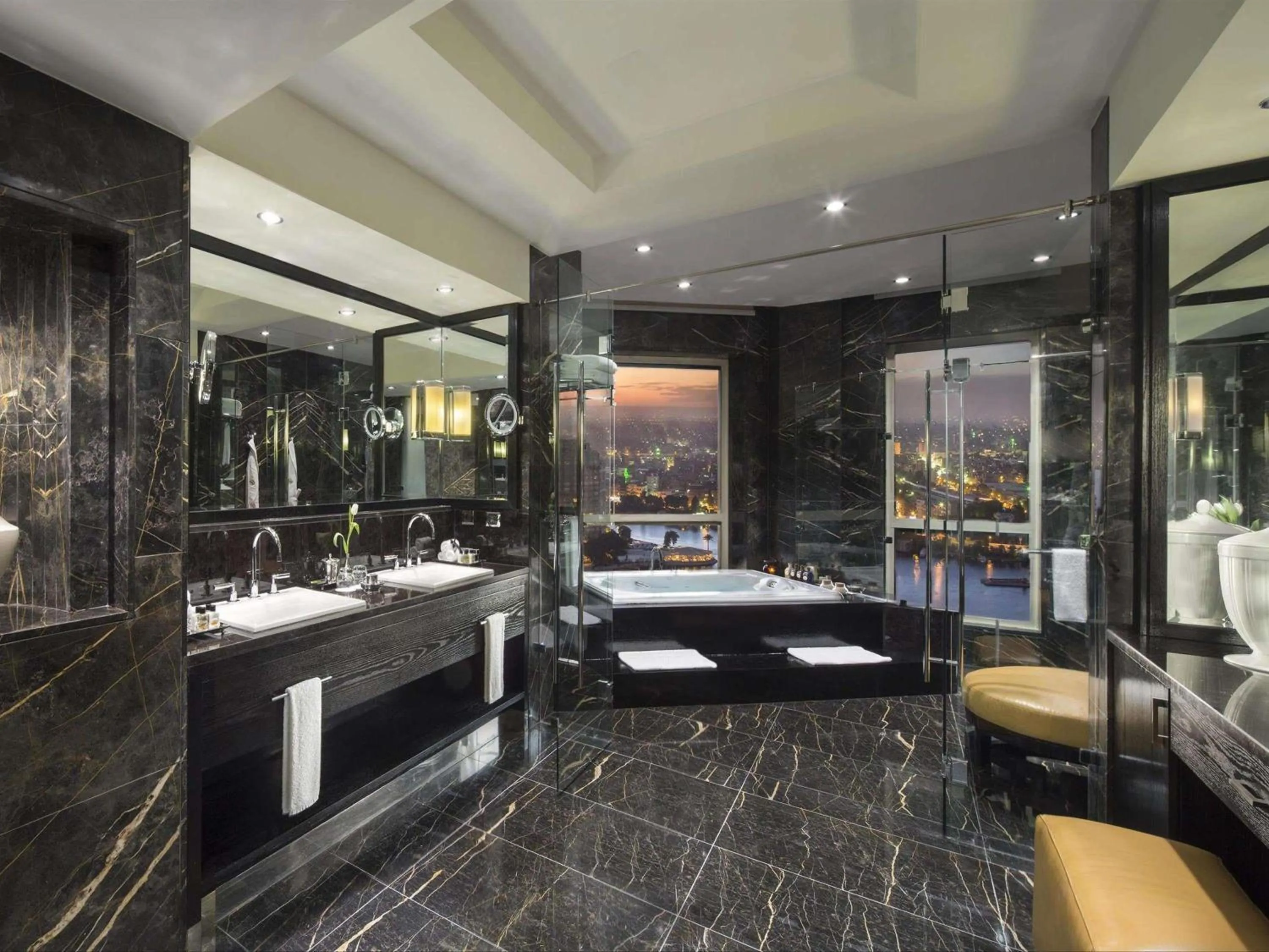 Bedroom in Fairmont Nile City