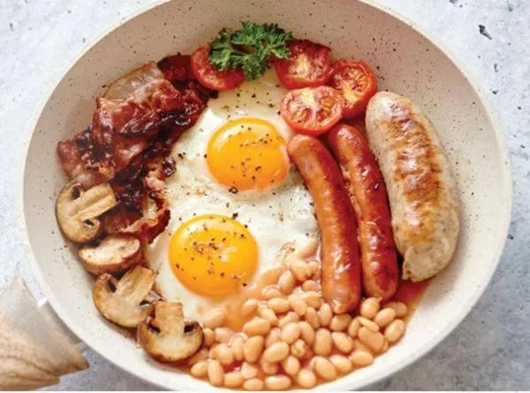 Food in Ramada Encore by Wyndham Whale Cove