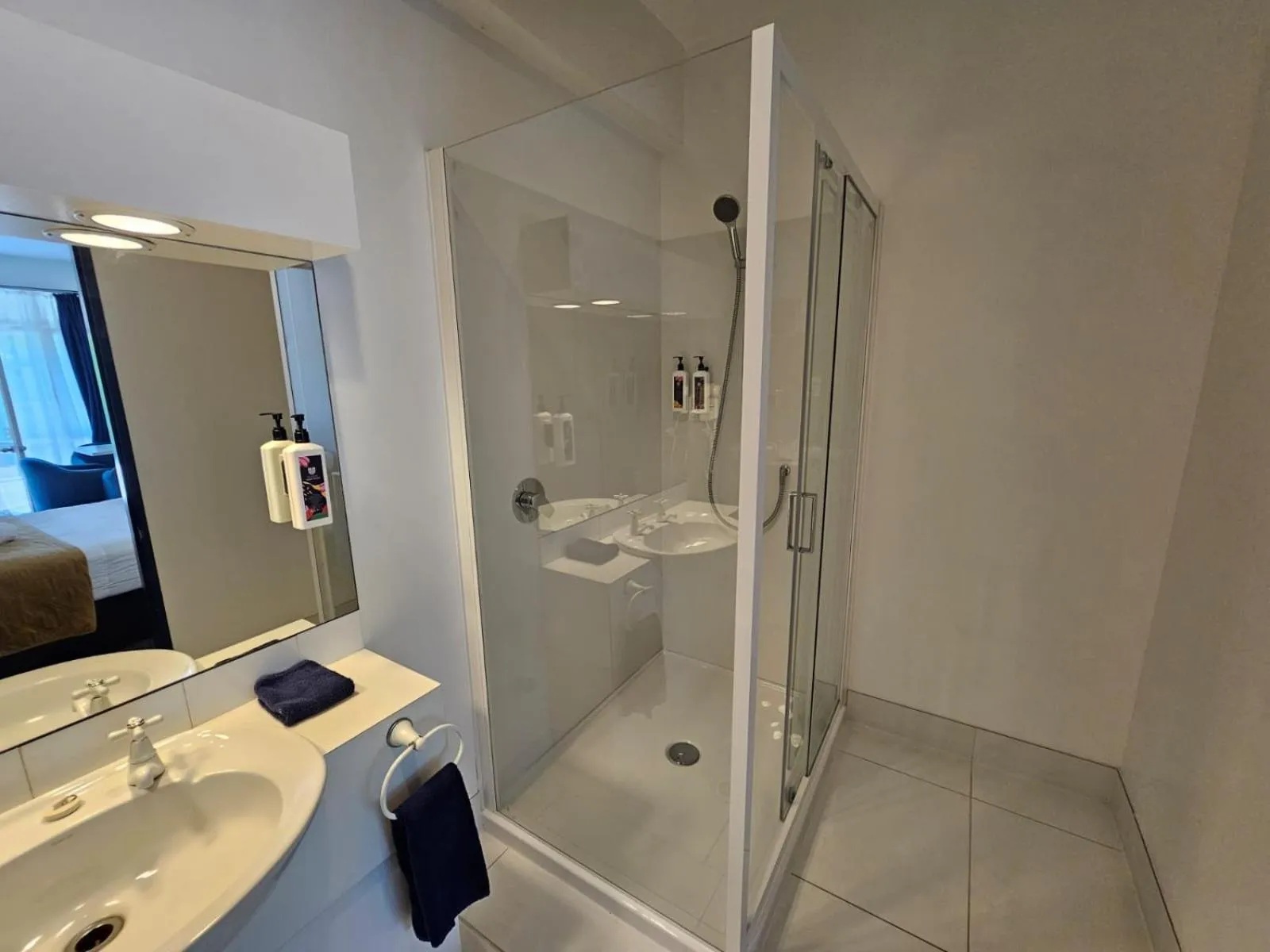 U Studios Paraparaumu Beach