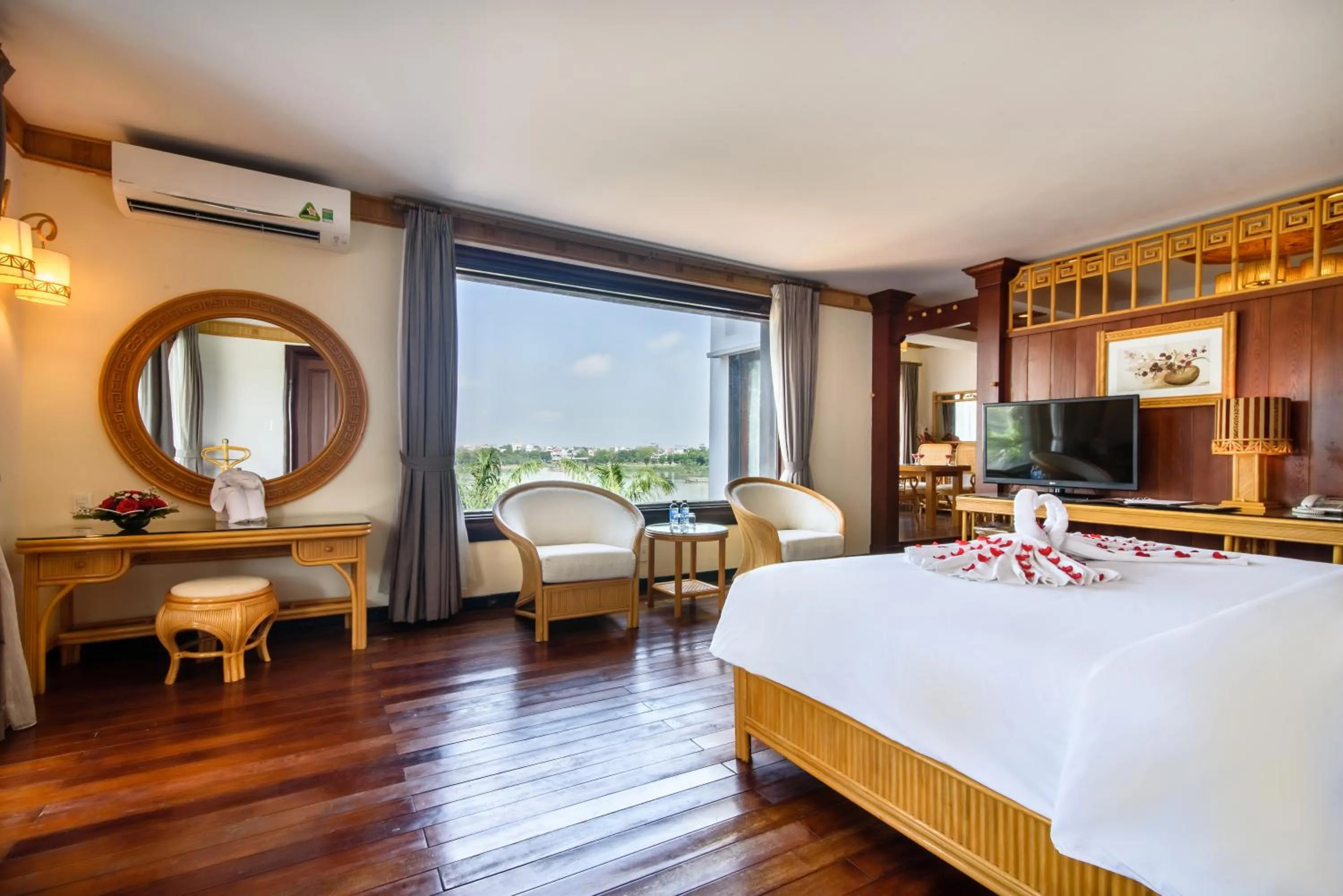 Bedroom, Bed in Huong Giang Hotel Resort & Spa