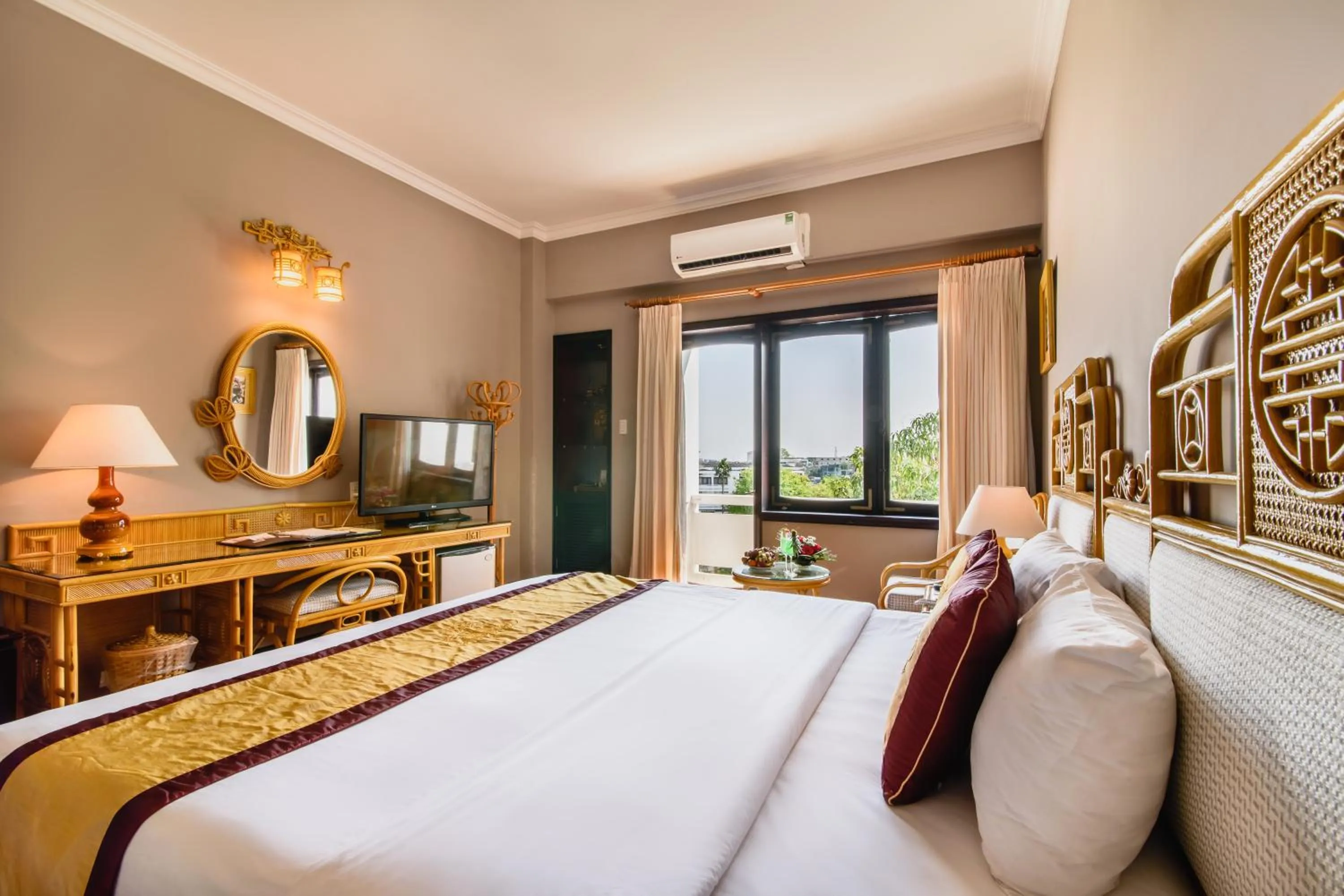 Garden view, Bed in Huong Giang Hotel Resort & Spa